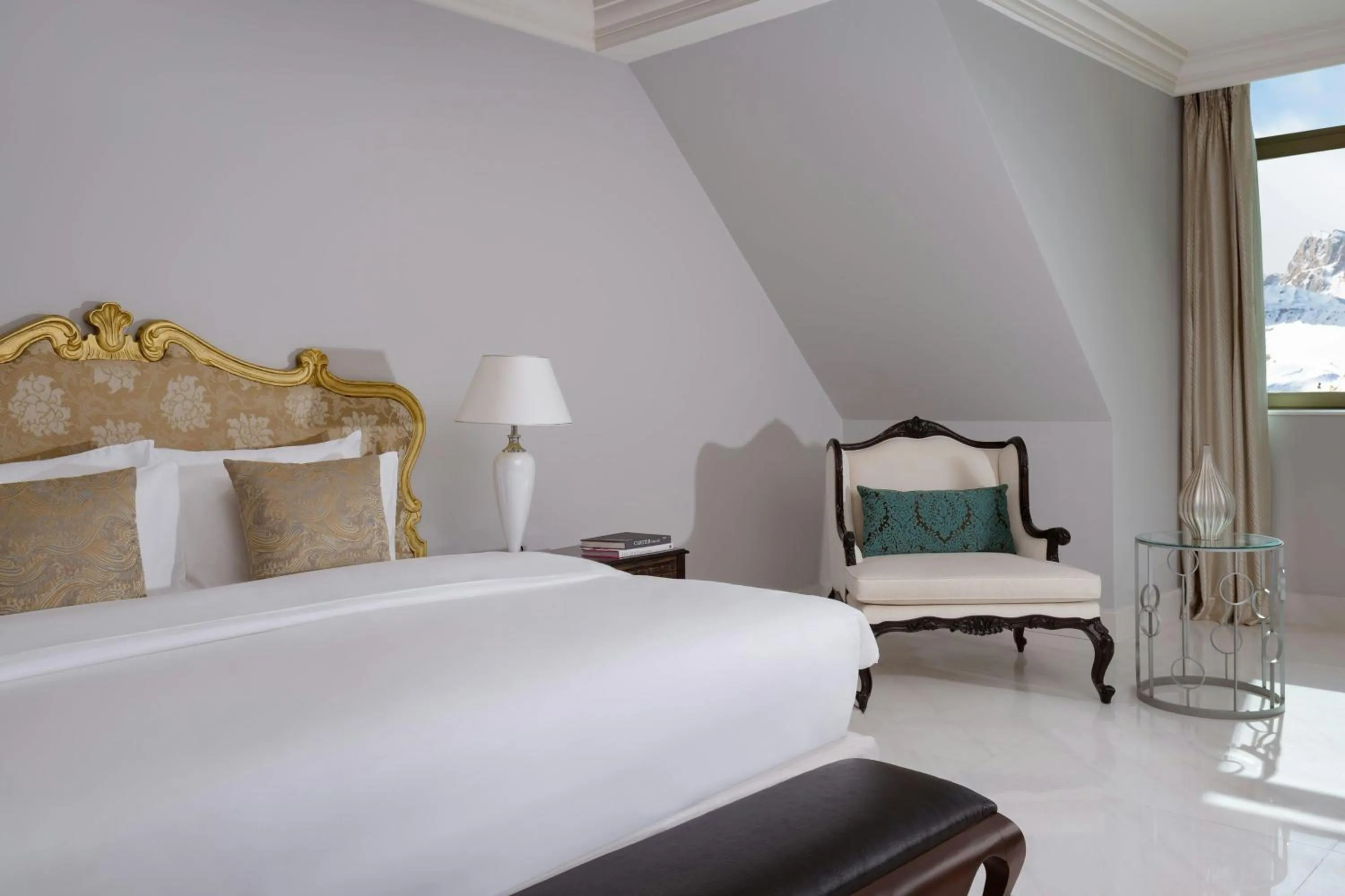 Bedroom, Bed in Pik Palace, Shahdag, Autograph Collection