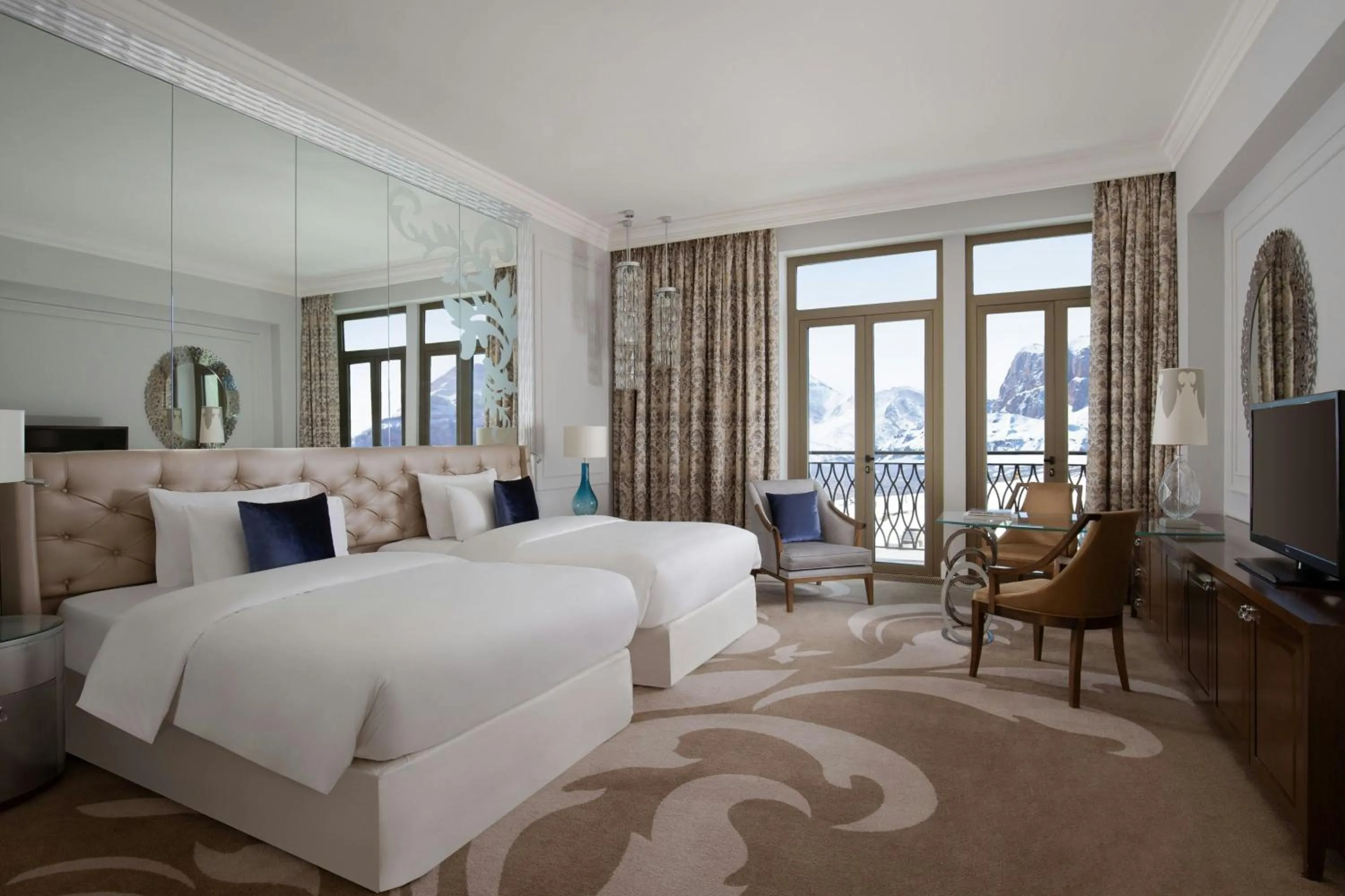 Photo of the whole room, Bed in Pik Palace, Shahdag, Autograph Collection