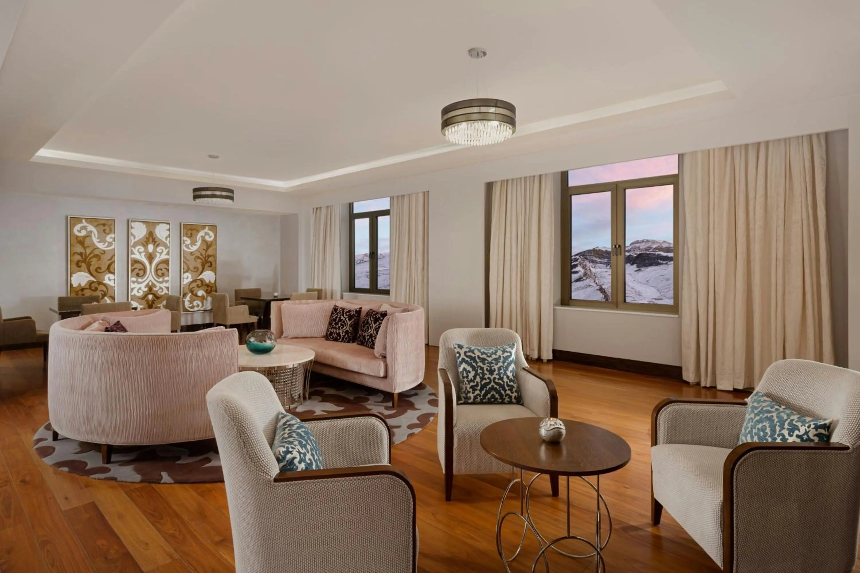 Lounge or bar in Pik Palace, Shahdag, Autograph Collection