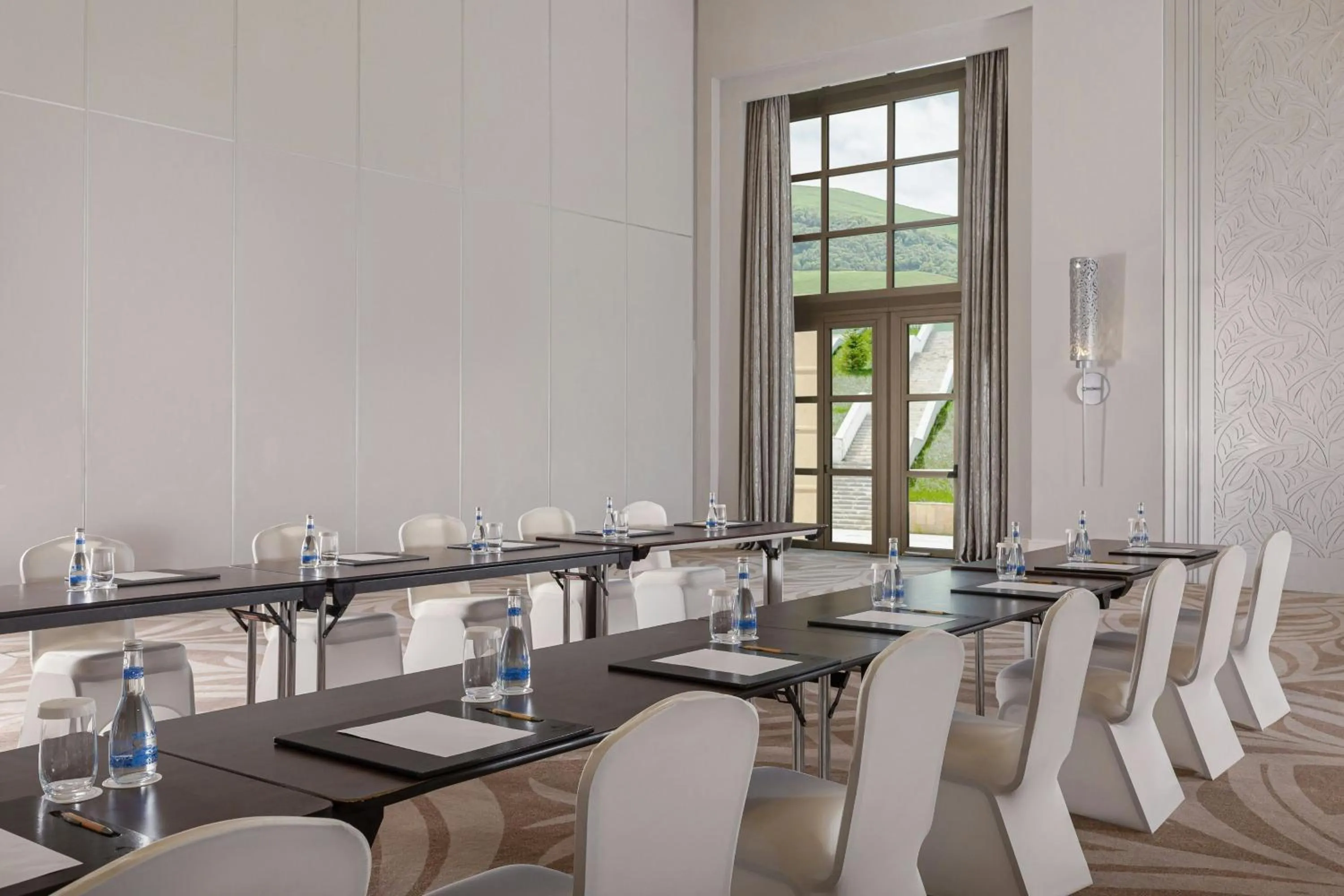 Meeting/conference room in Pik Palace, Shahdag, Autograph Collection