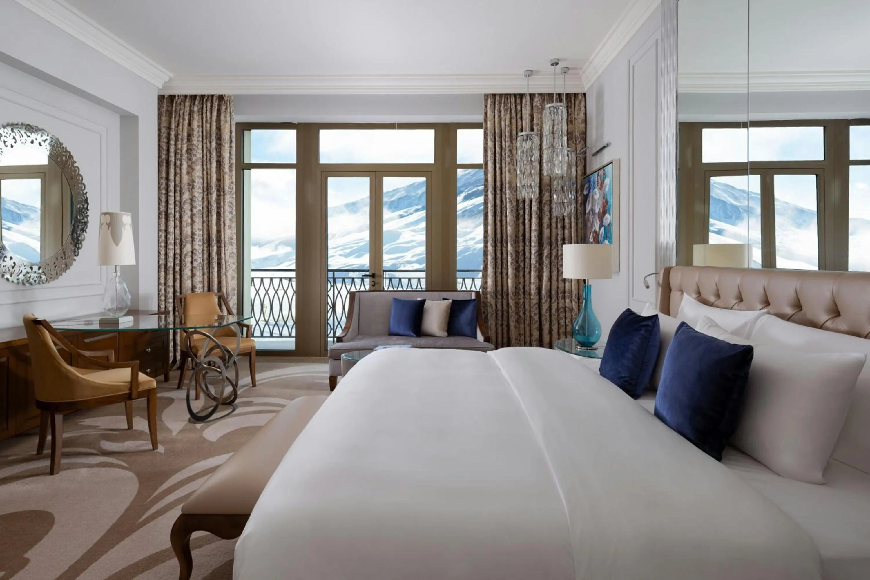 Photo of the whole room, Bed in Pik Palace, Shahdag, Autograph Collection