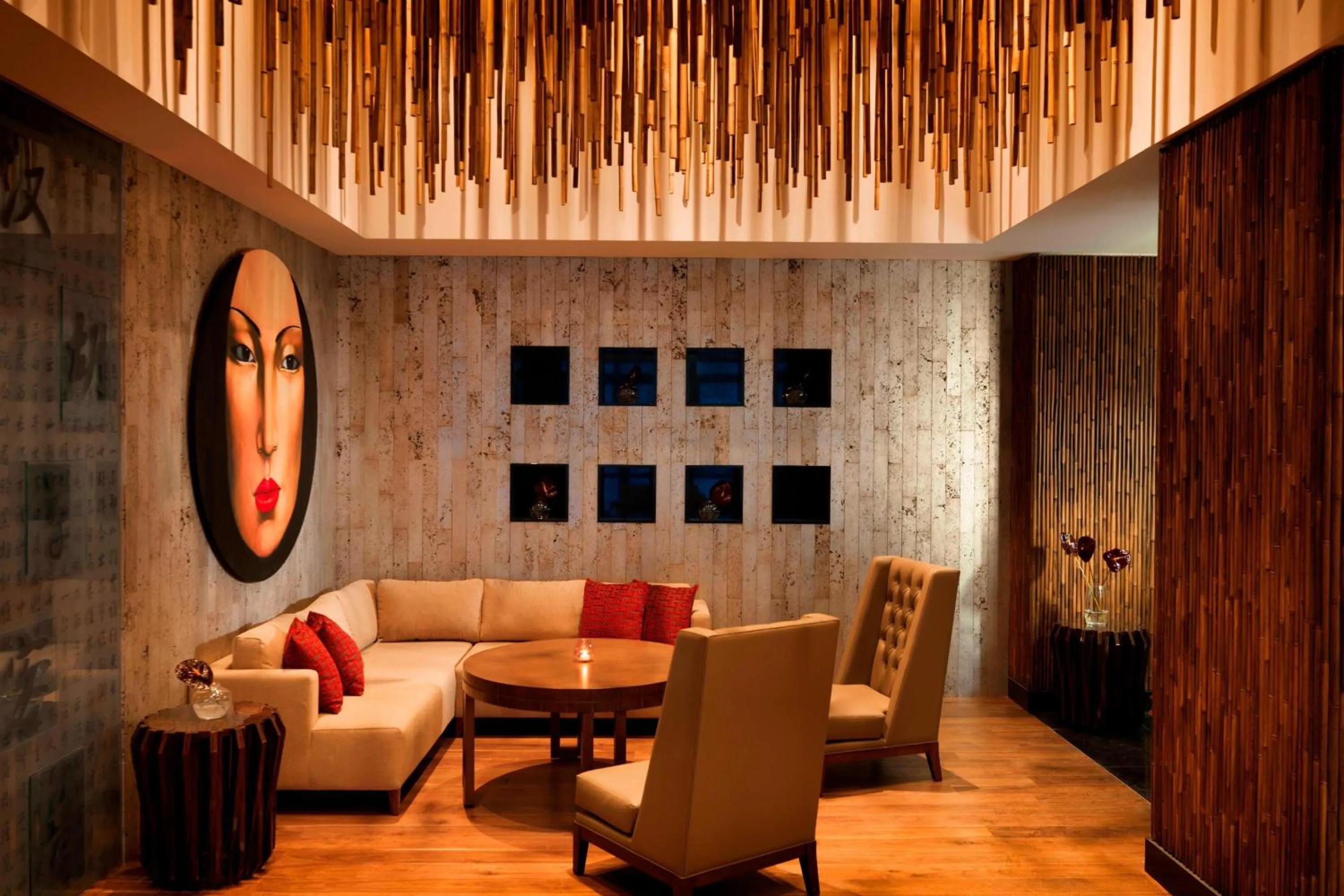 Lounge or bar in Pik Palace, Shahdag, Autograph Collection