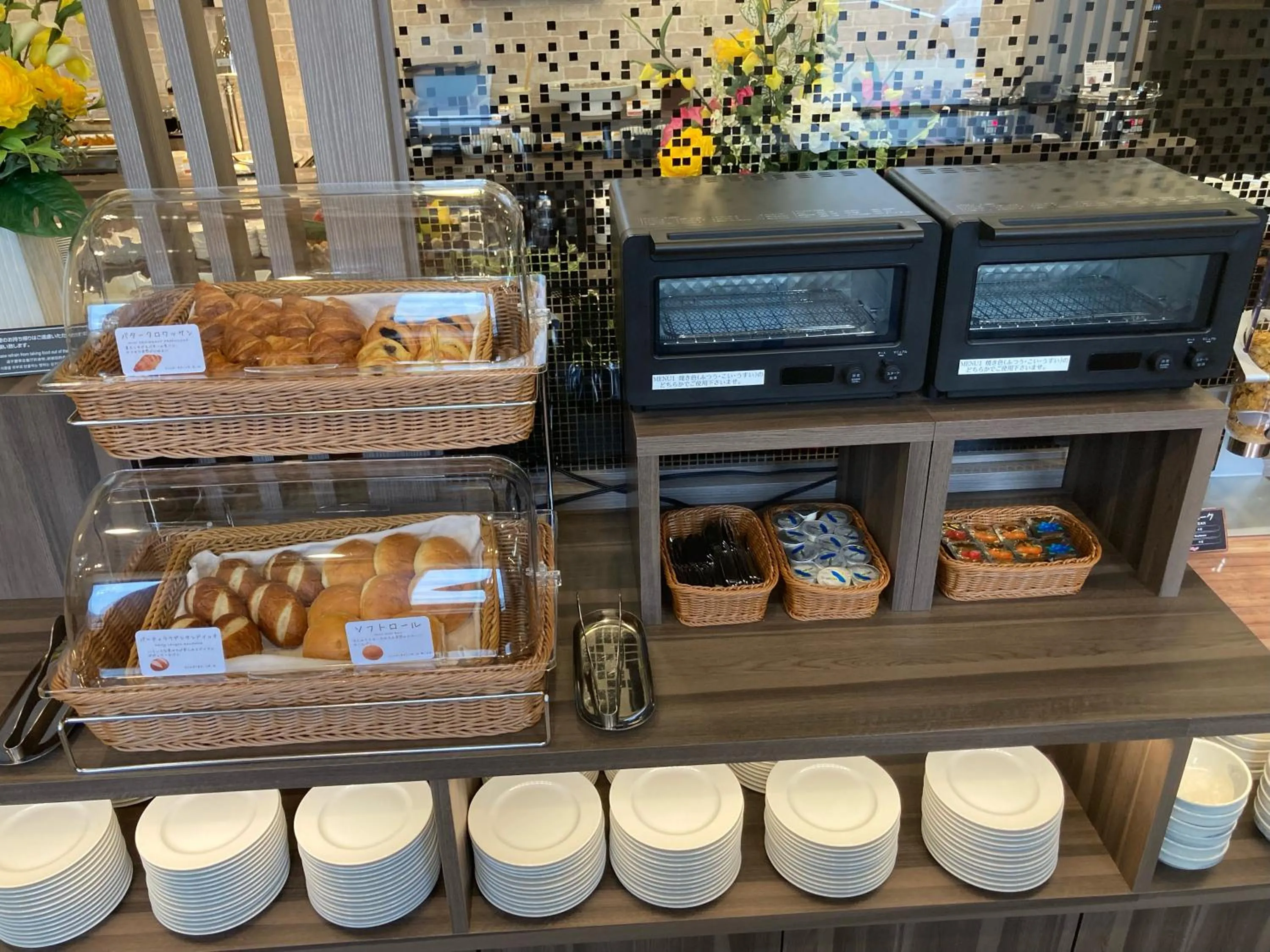 Buffet breakfast in Hotel Route Inn Grand Nakano Obuse