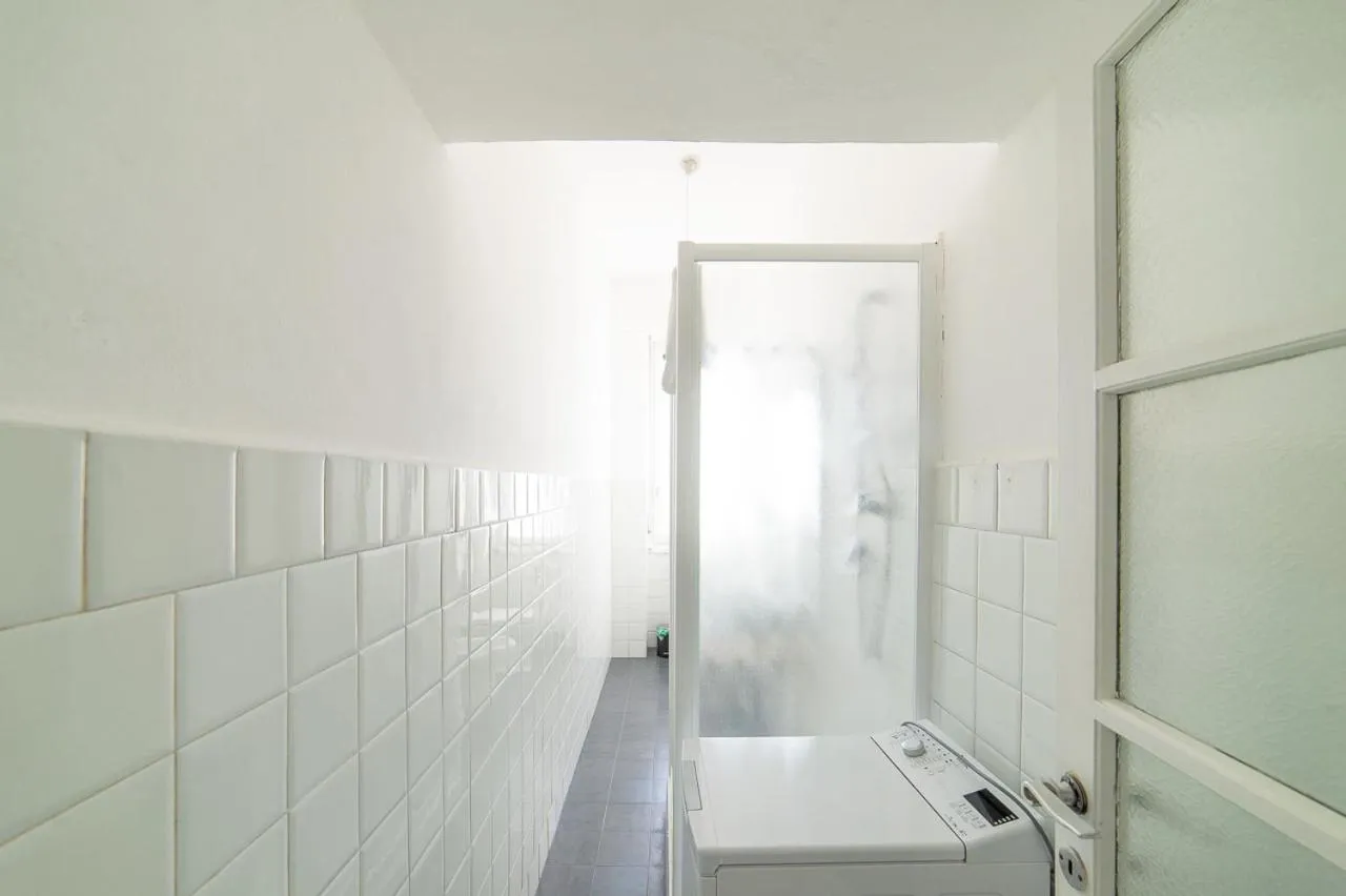 Shower in Hbhall Residenze Darsena
