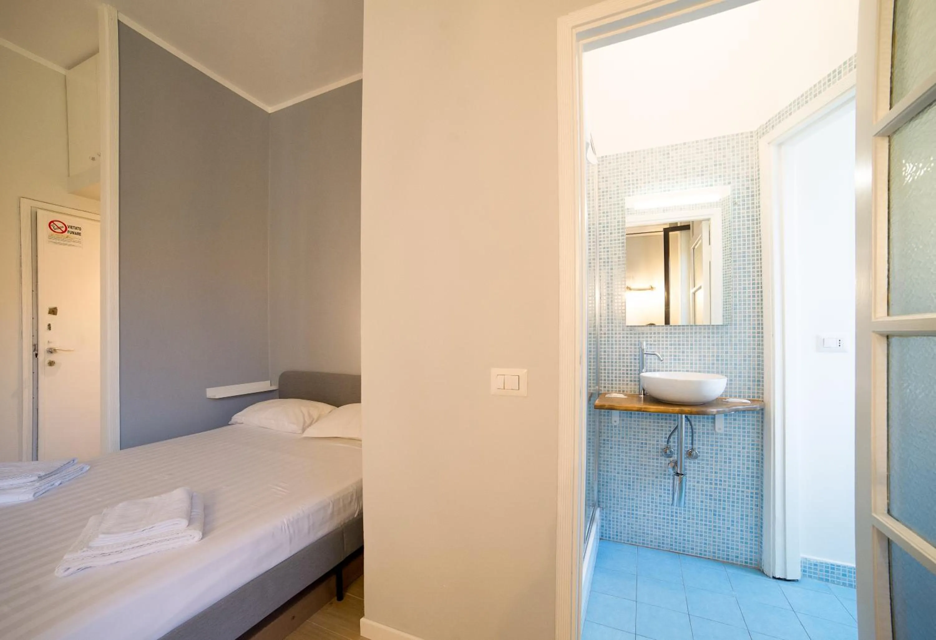 Bathroom, Bed in Hbhall Residenze Darsena