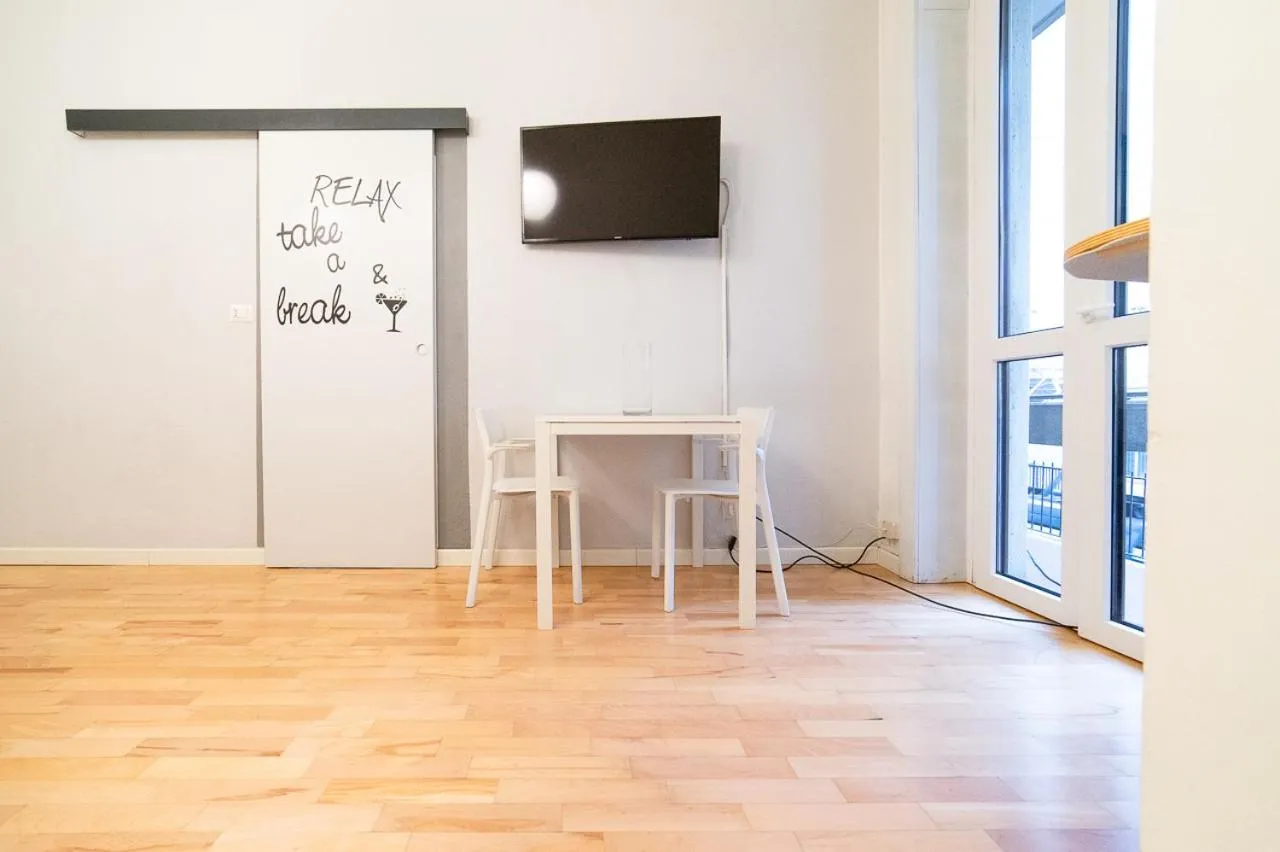 Dining area in Hbhall Residenze Darsena