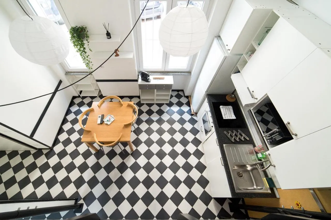 Dining area in Hbhall Residenze Darsena