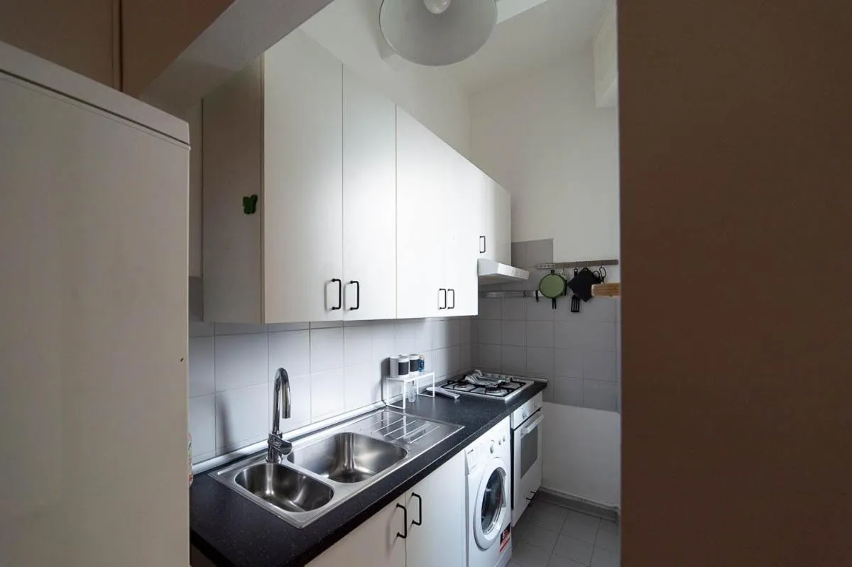 Communal kitchen in Hbhall Residenze Darsena