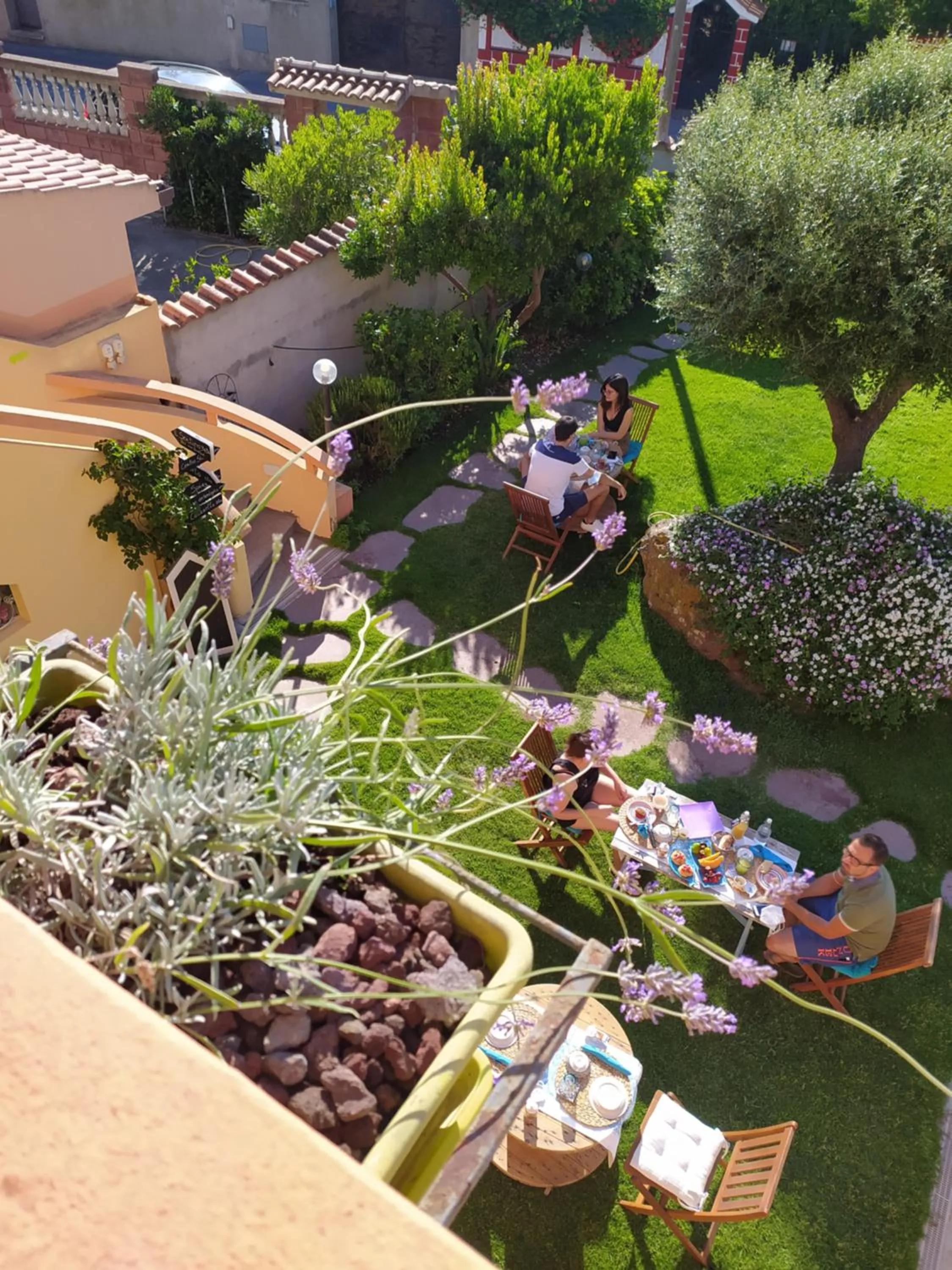 Garden view in Il Sentiero B&Bìo