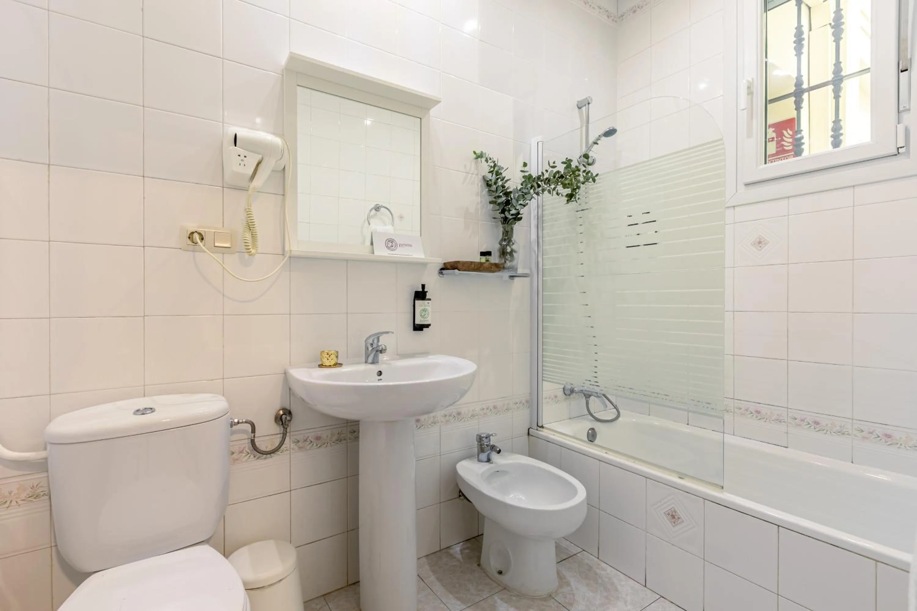 Bathroom in nüa alameda