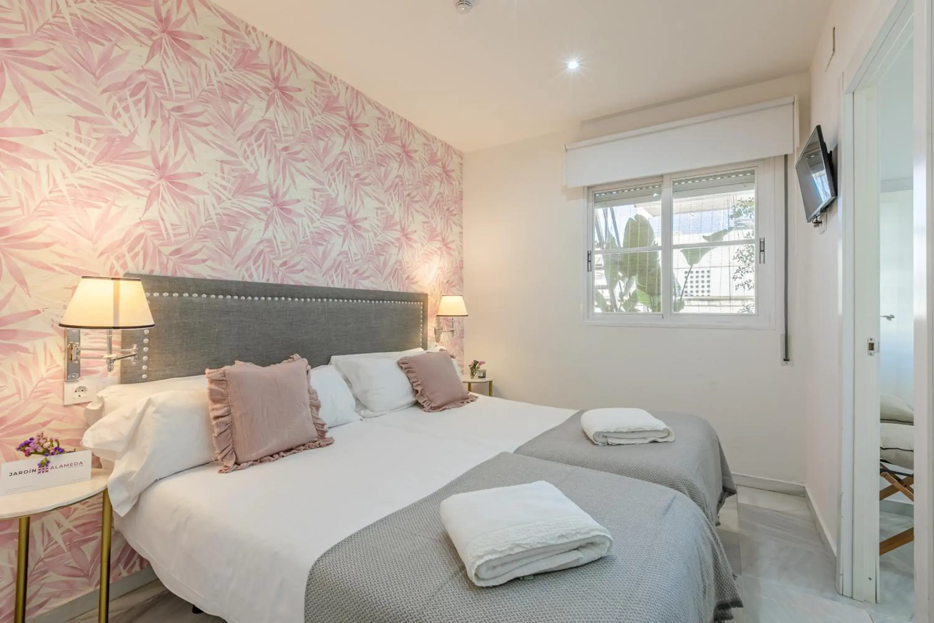 Superior Triple Room in nüa alameda Superior Triple Room in nüa alameda