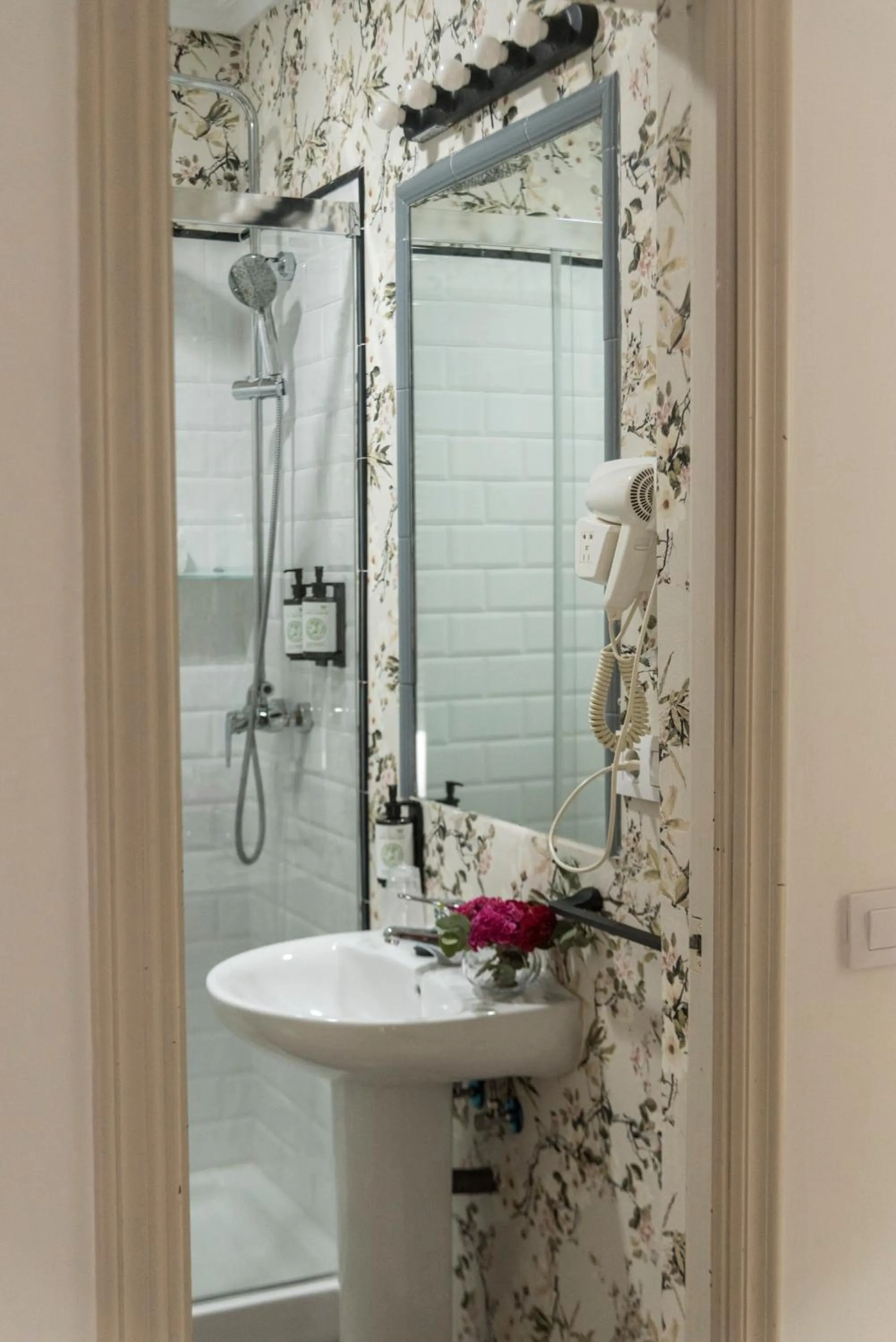 Bathroom in nüa alameda