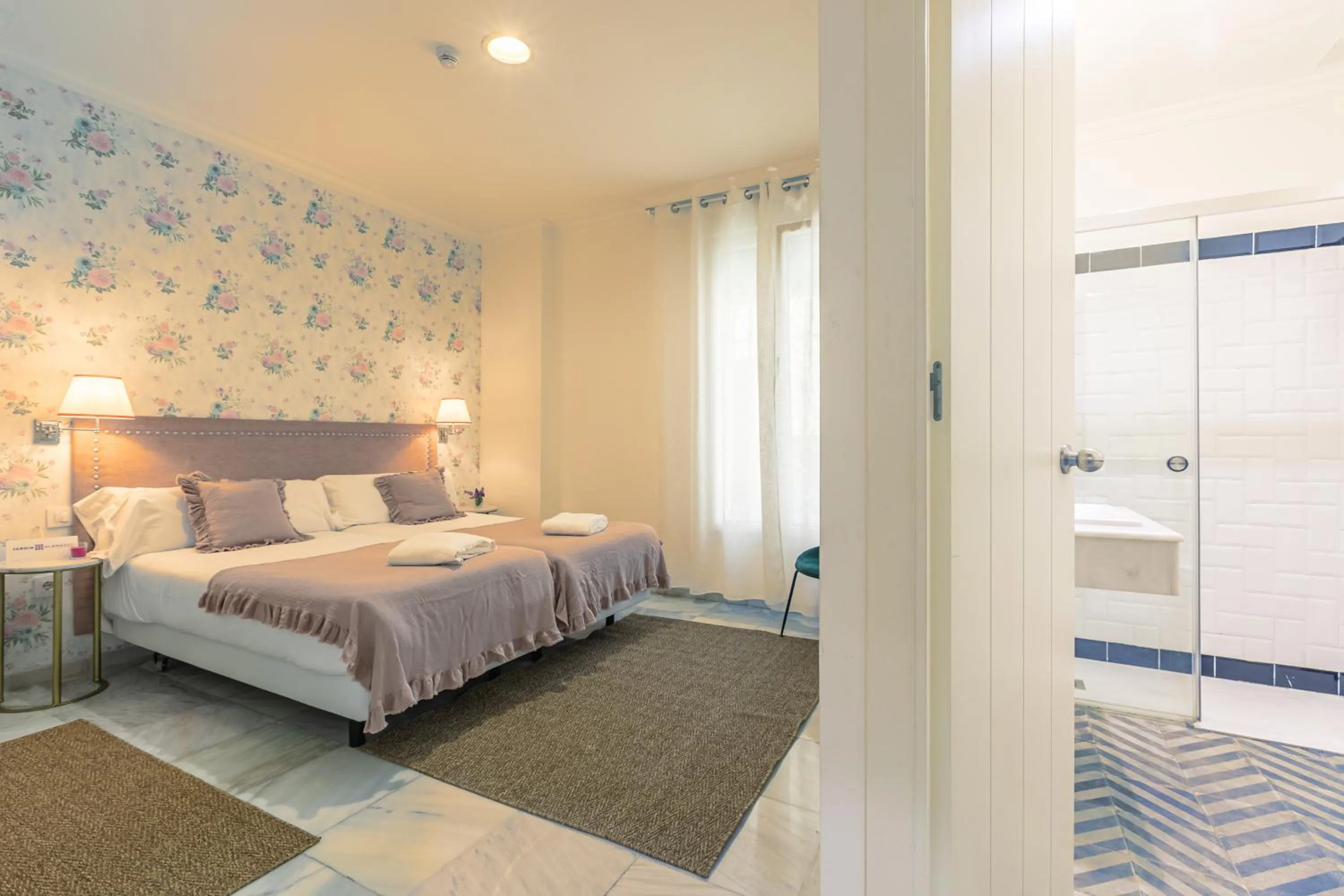 Photo of the whole room, Bed in nüa alameda