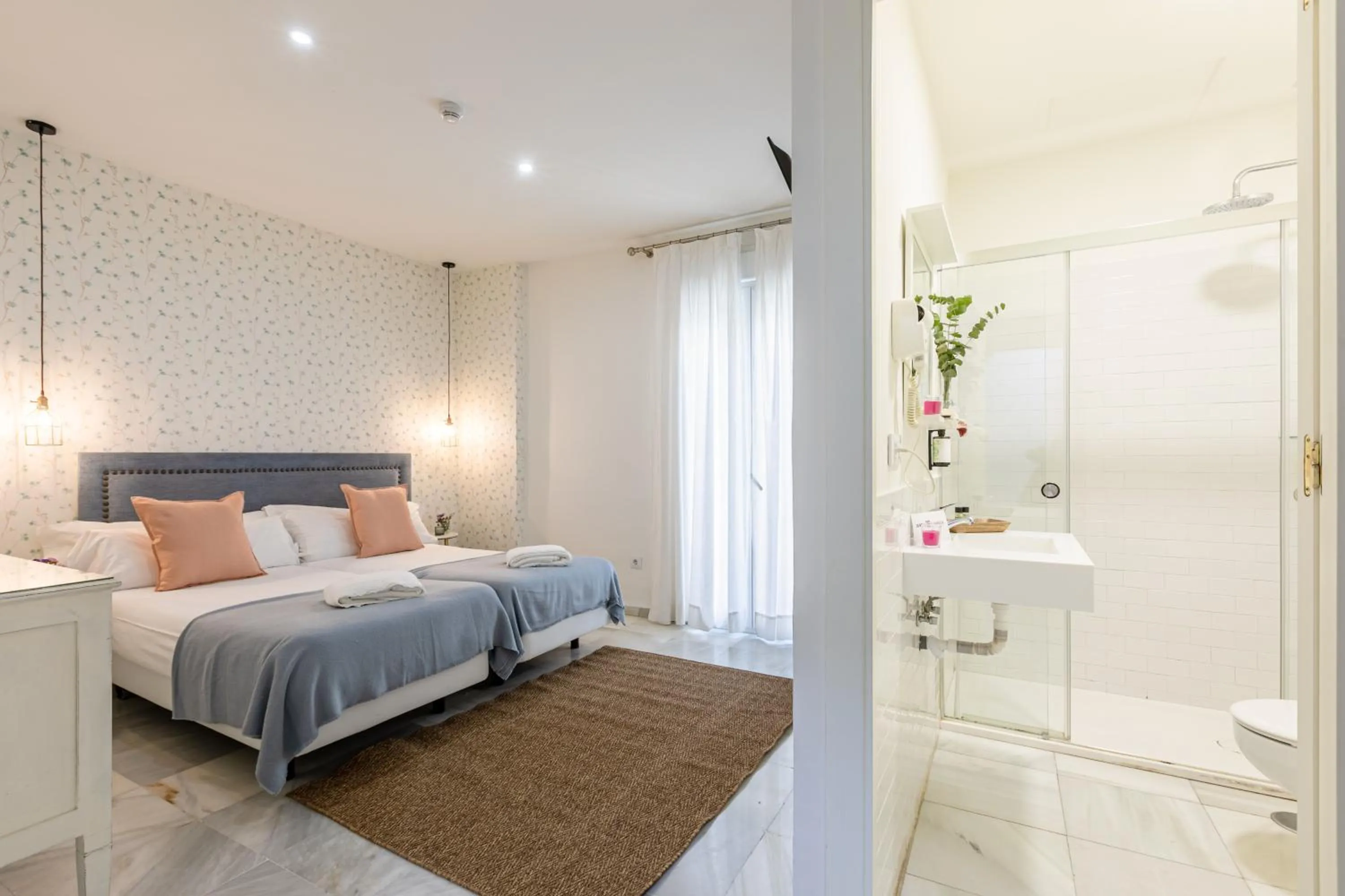 Photo of the whole room, Bed in nüa alameda