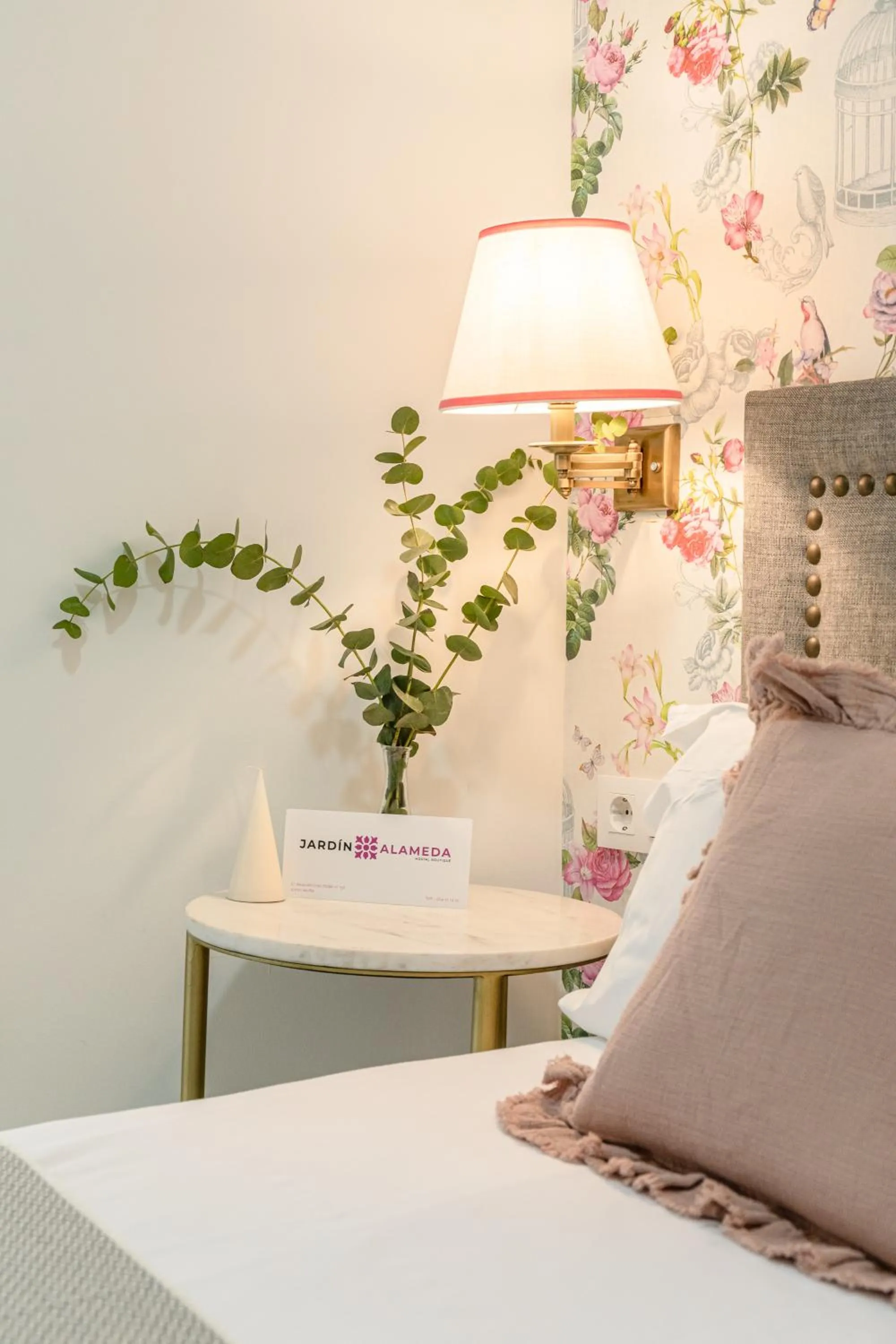 Decorative detail, Bed in nüa alameda