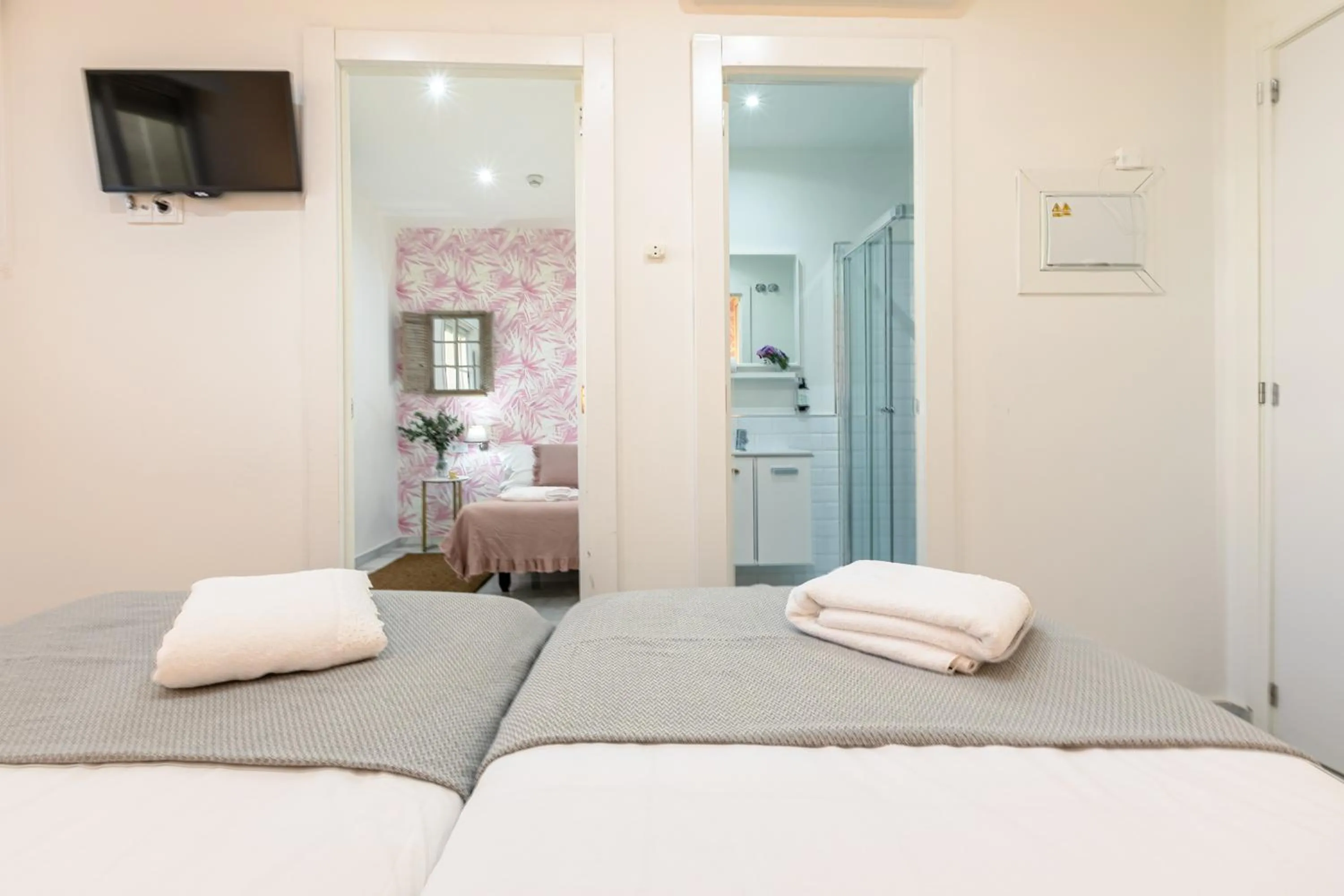 Photo of the whole room, Bed in nüa alameda