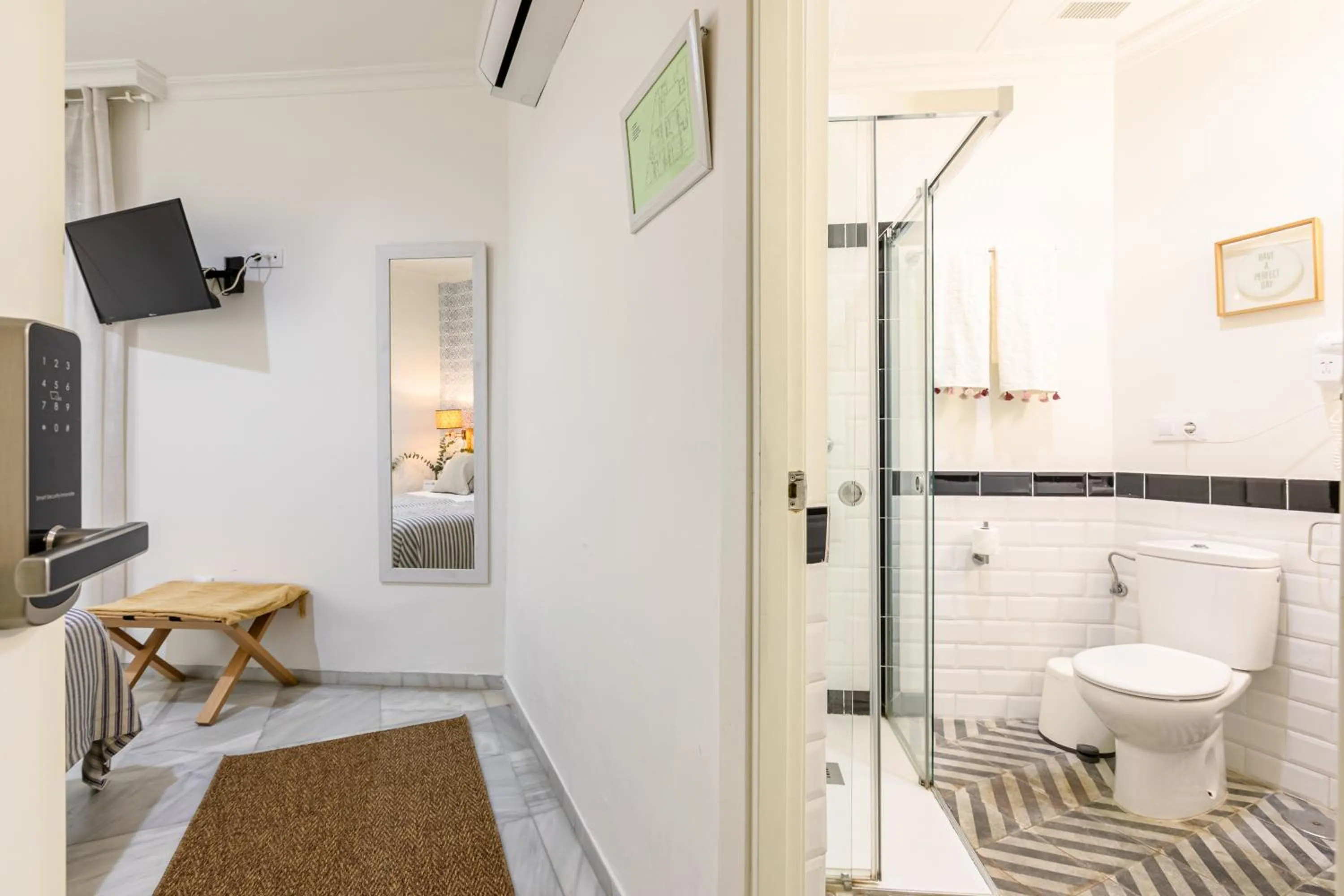 Bathroom in nüa alameda