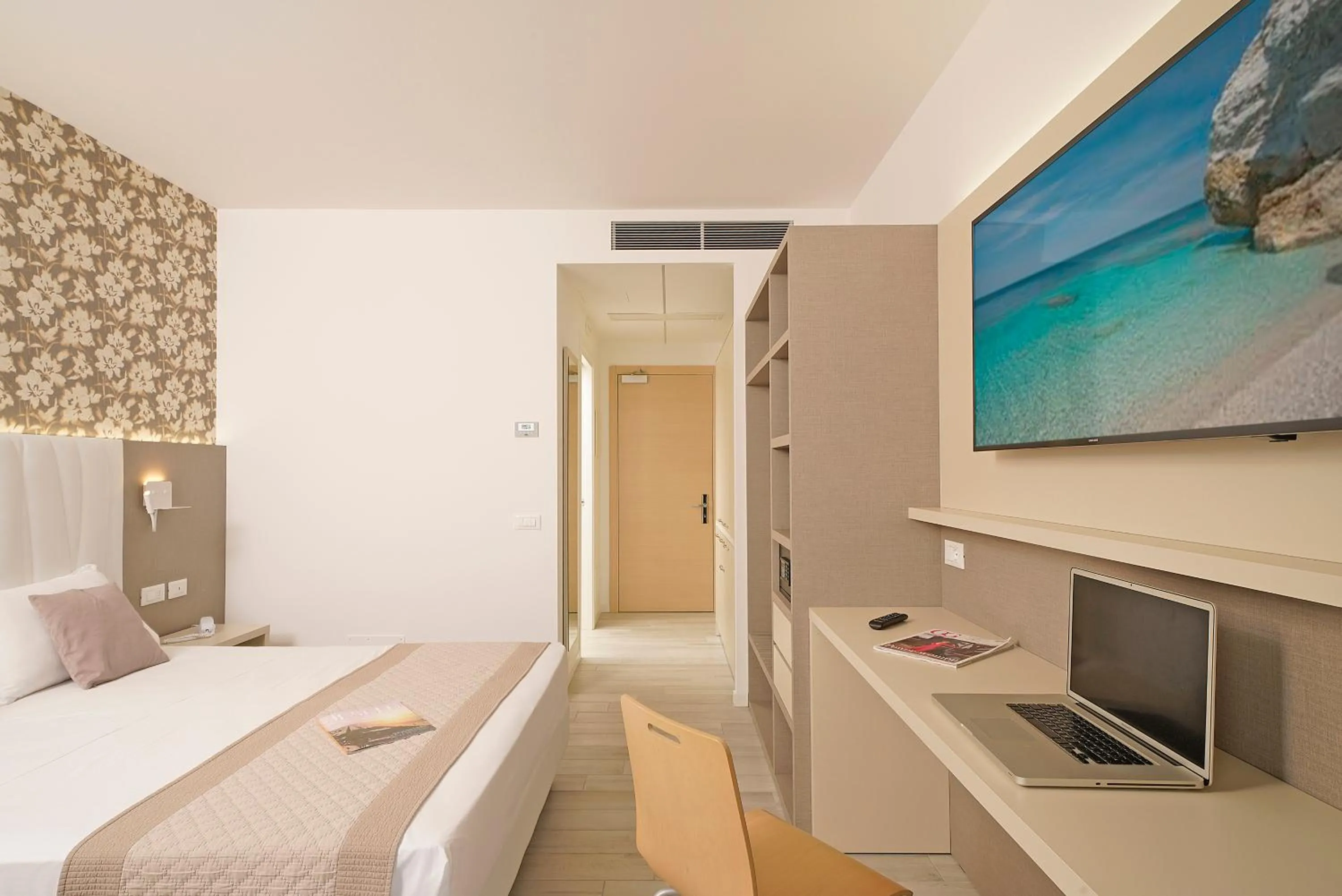 Bed in Hotel Strand a frontemare