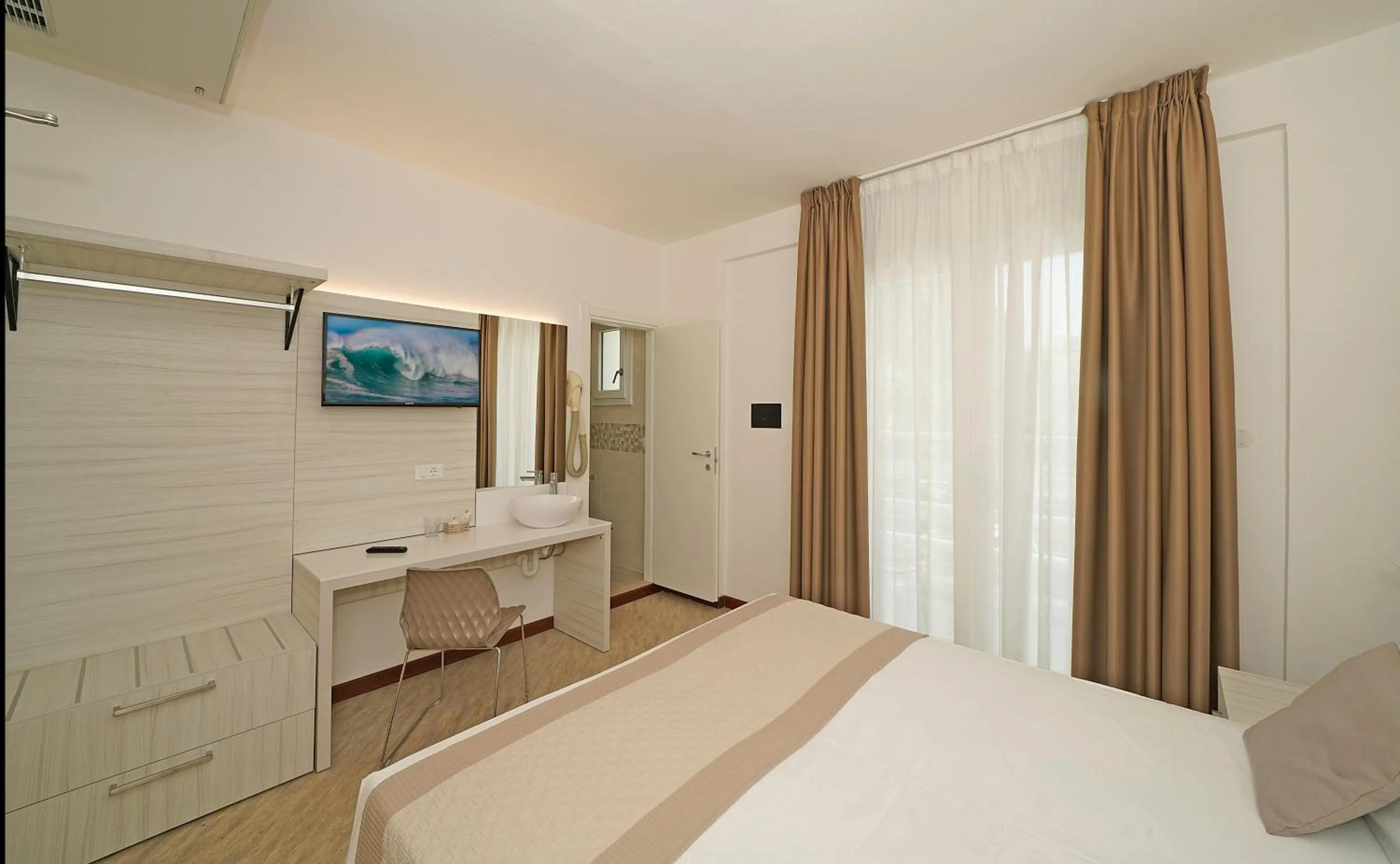 Bed in Hotel Strand a frontemare