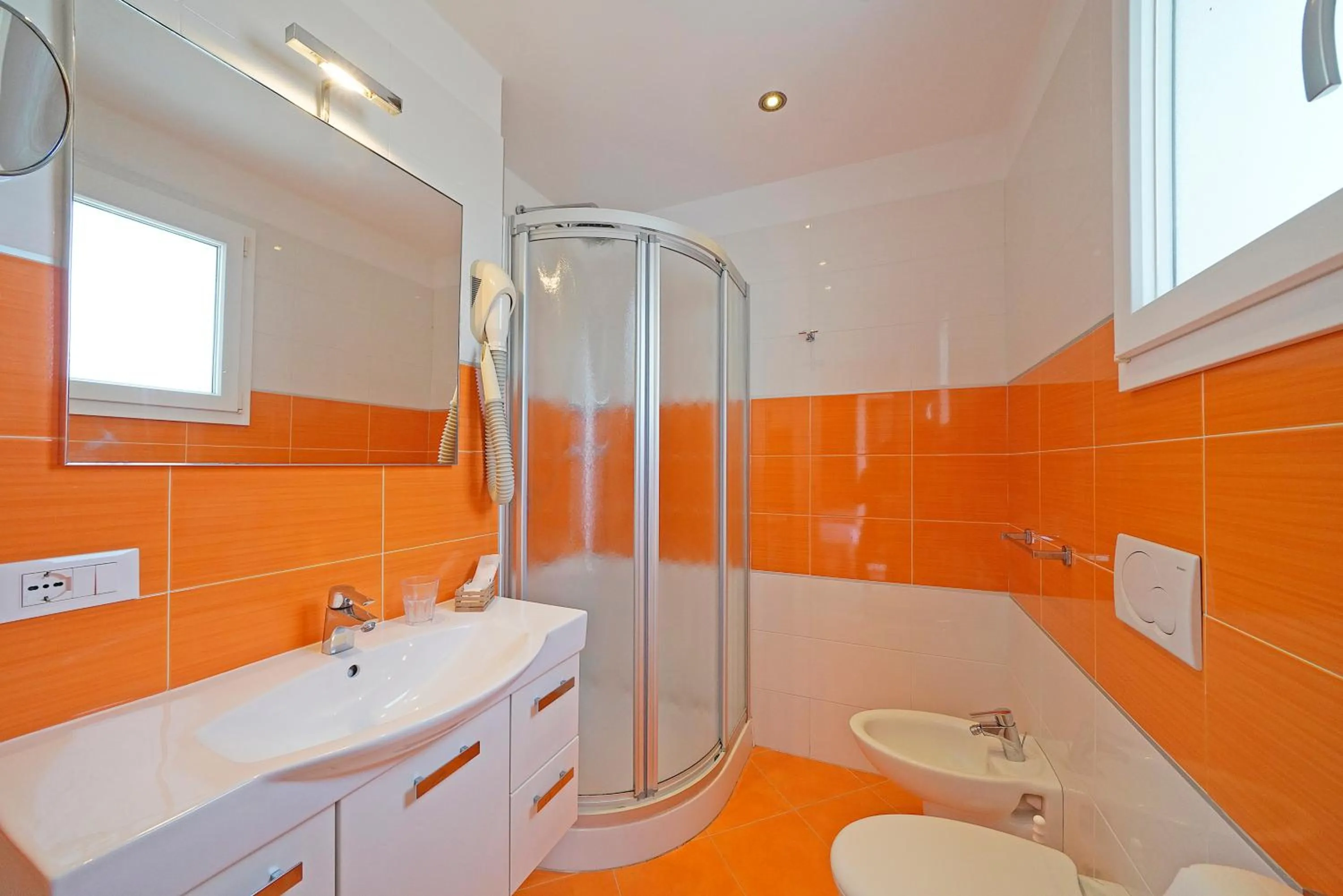 Shower in Hotel Strand a frontemare