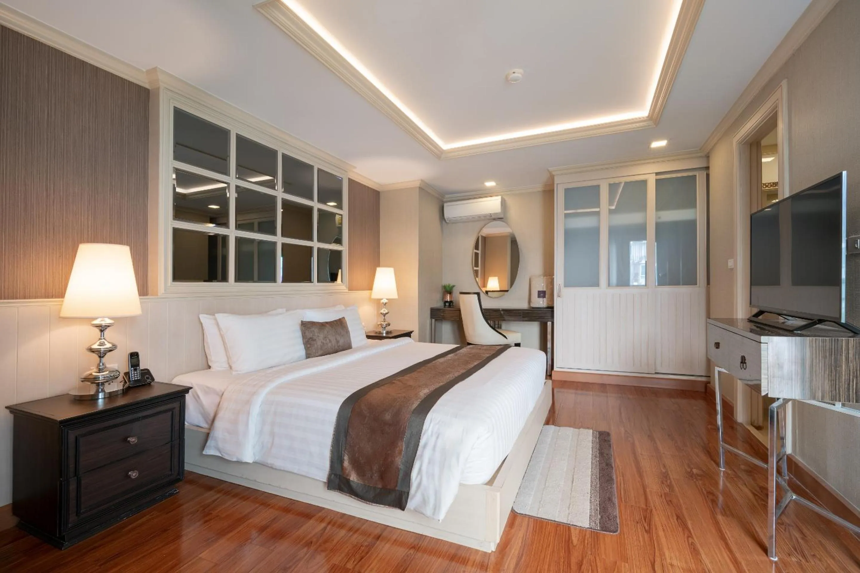 Bed in Syama Hana Executive Apartments Thonglor