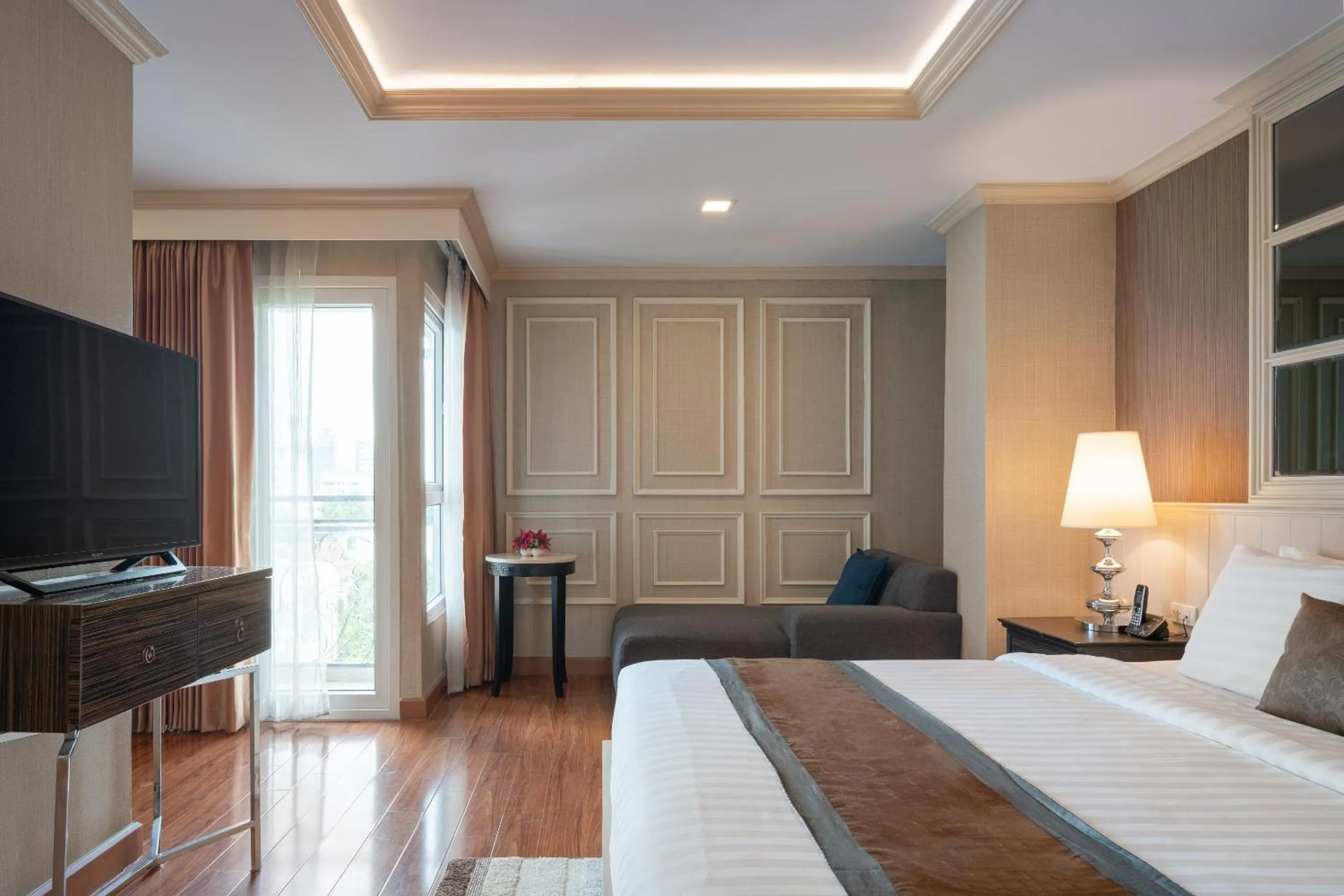 Bed in Syama Hana Executive Apartments Thonglor