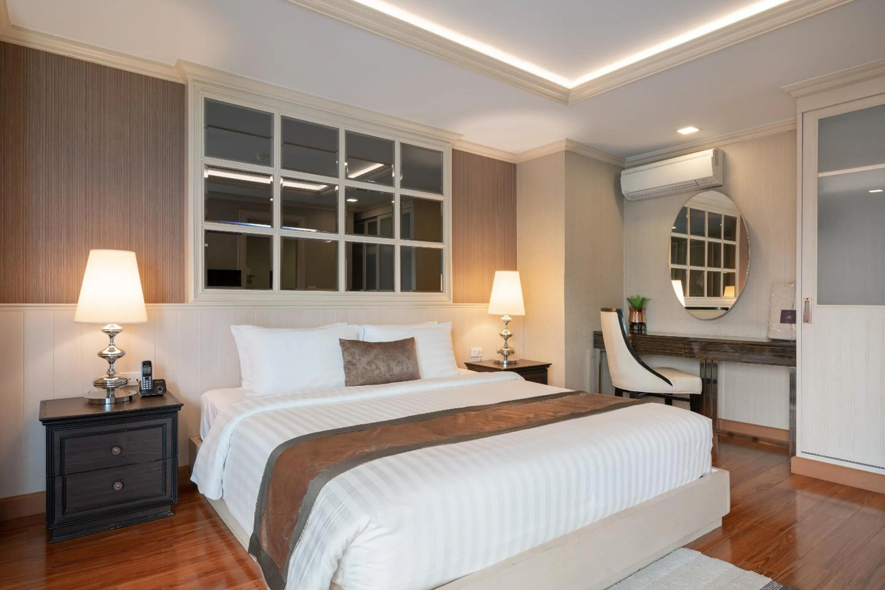 Bed in Syama Hana Executive Apartments Thonglor