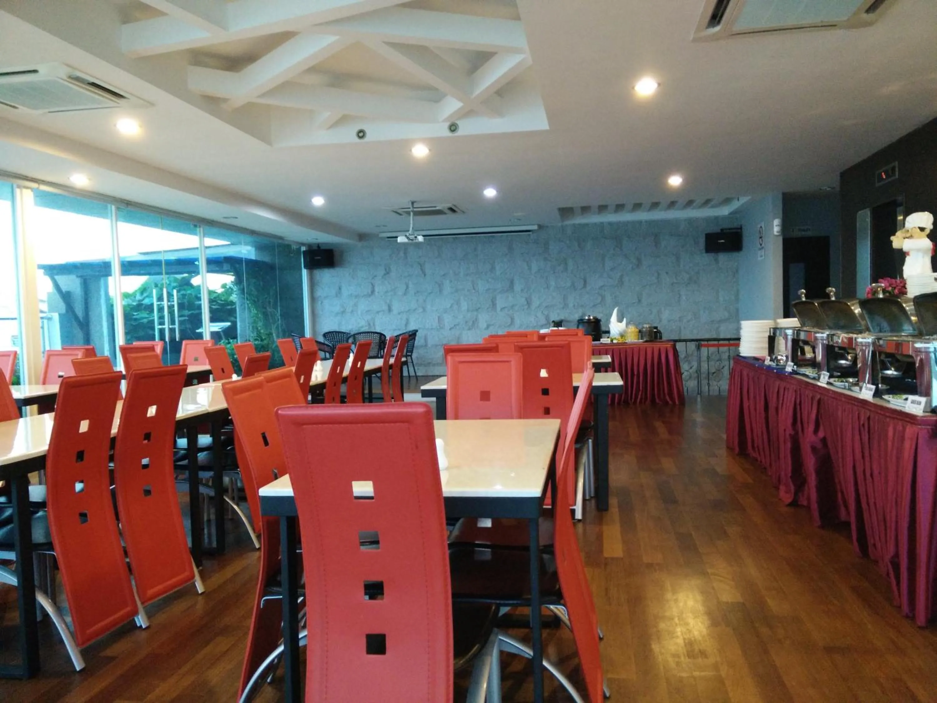 Restaurant/places to eat in Hotel Balik Pulau