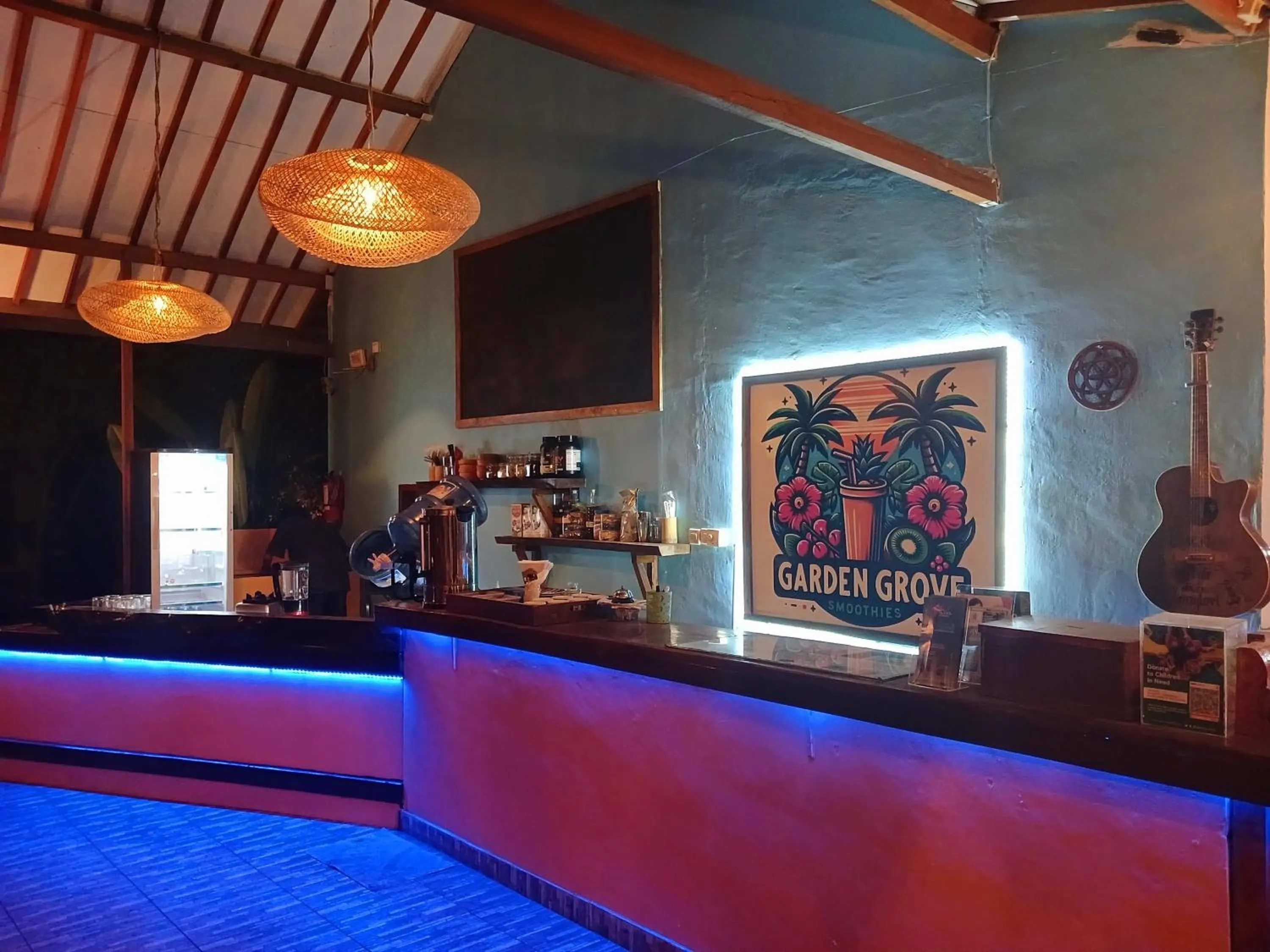 Restaurant/places to eat in Florine's Garden