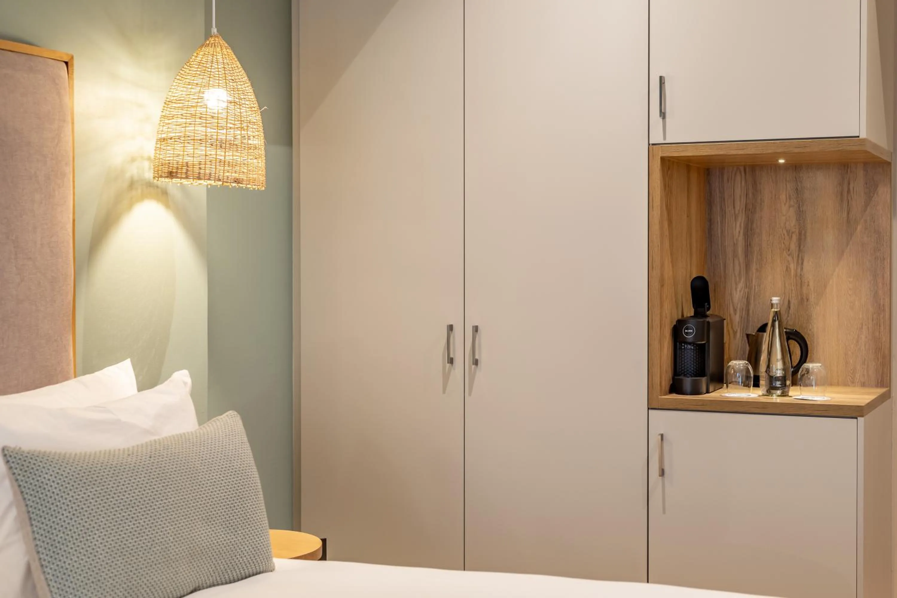 Bed in Plett Quarter Hotel - Lion Roars Hotels & Lodges