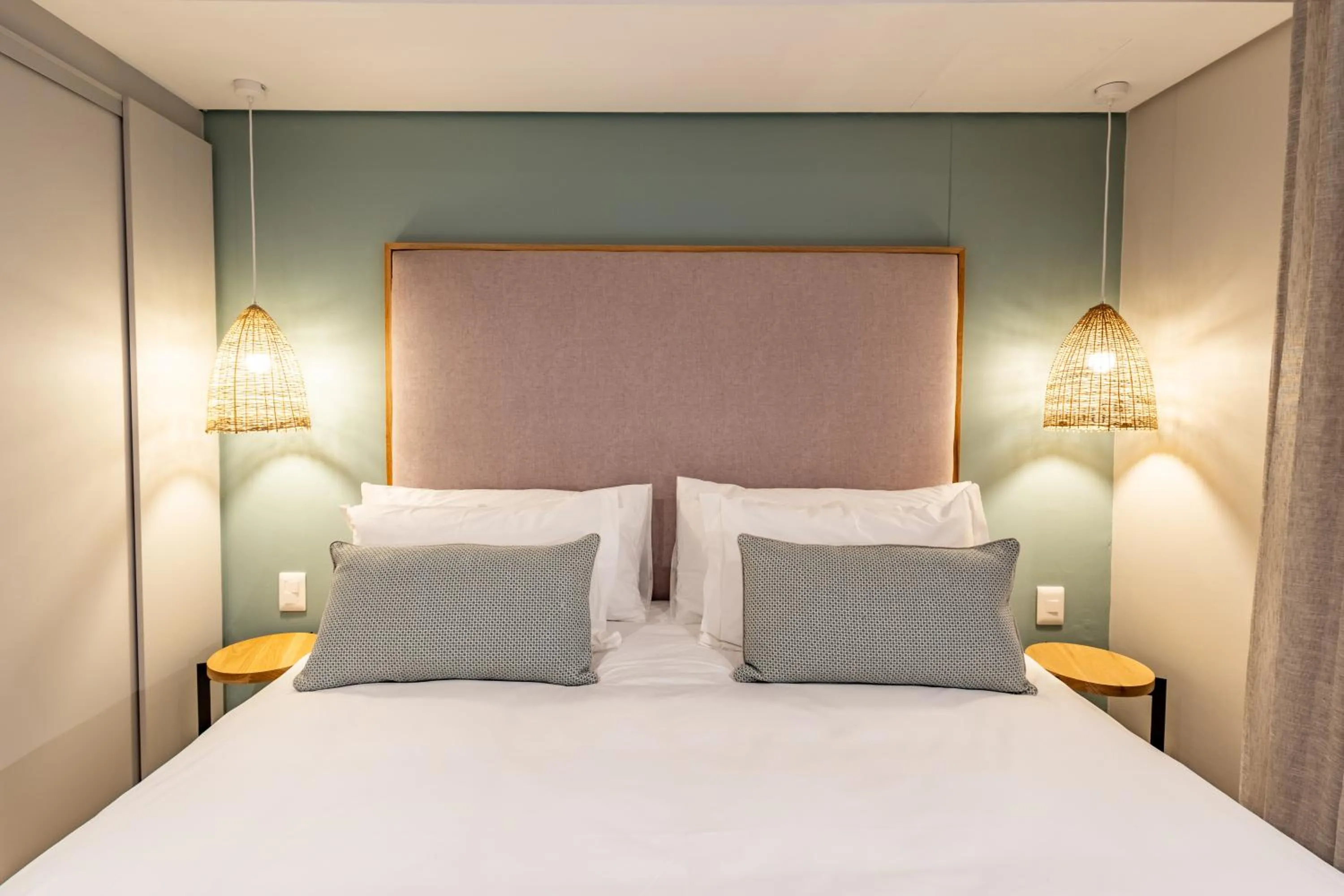 Bed in Plett Quarter Hotel - Lion Roars Hotels & Lodges