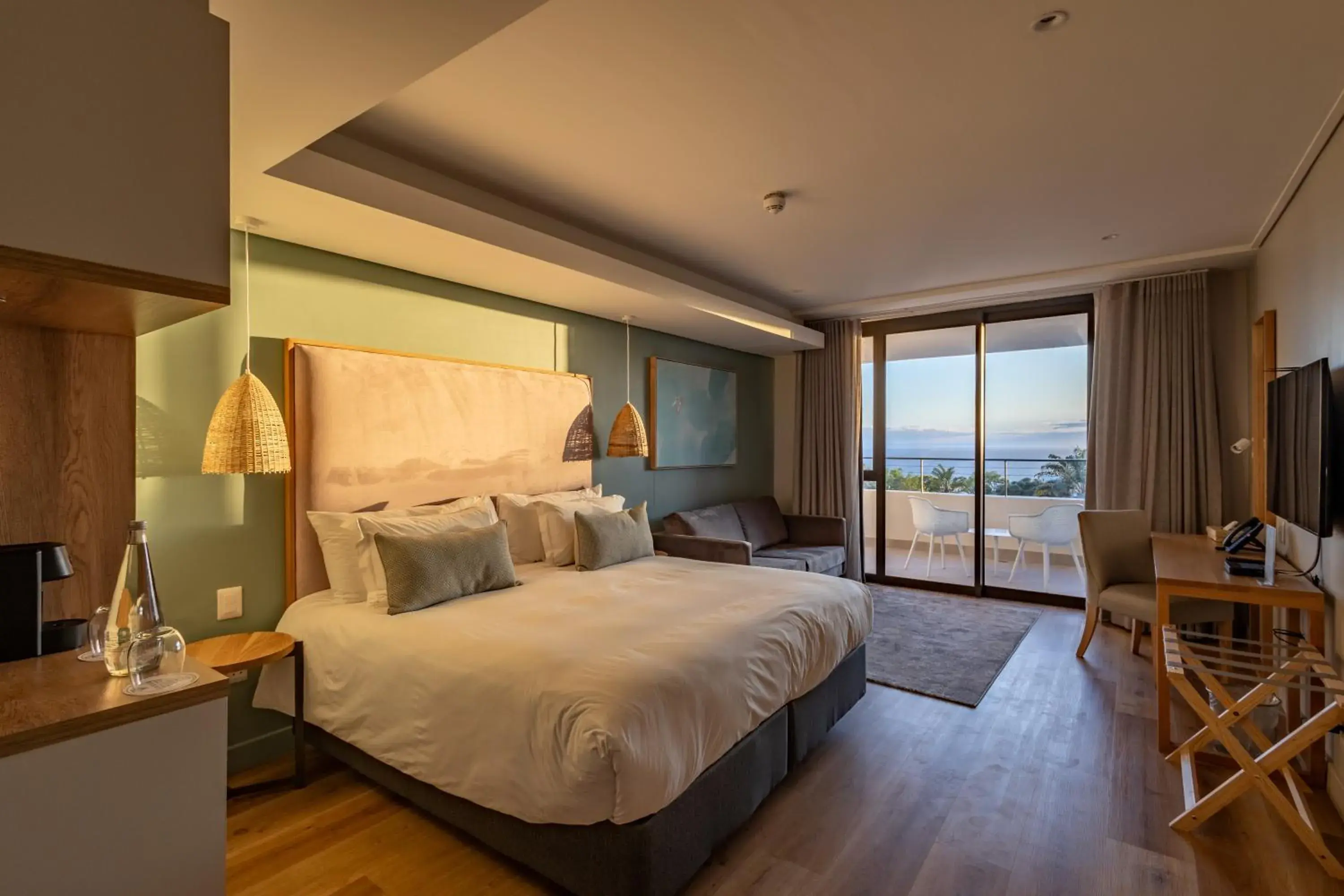 Luxury Sea Facing Suite in Plett Quarter Hotel - Lion Roars Hotels & Lodges Luxury Sea Facing Suite in Plett Quarter Hotel - Lion Roars Hotels & Lodges