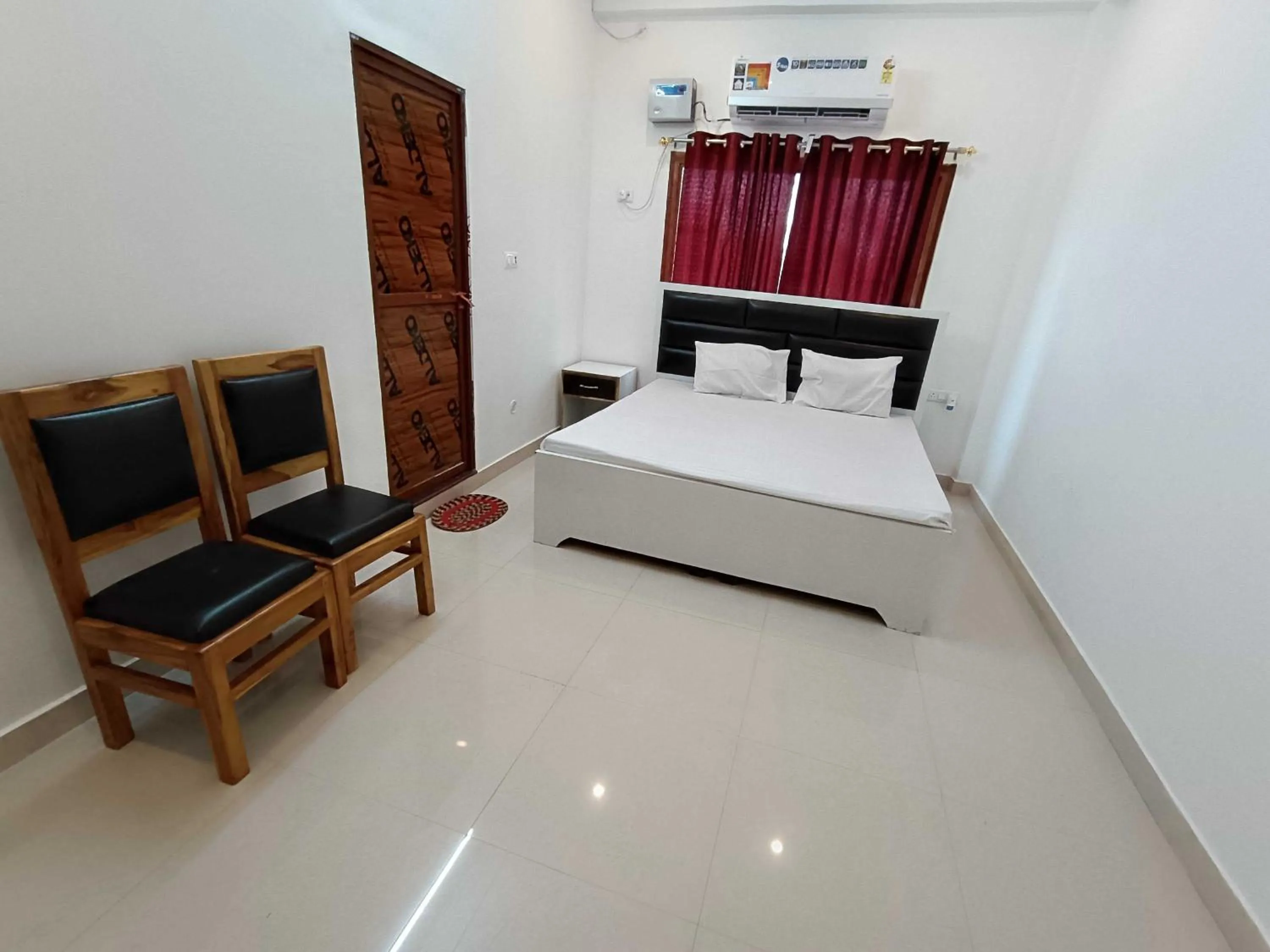 Bedroom, Bed in Hotel O Home Kanak Hotel & Resort Homestay