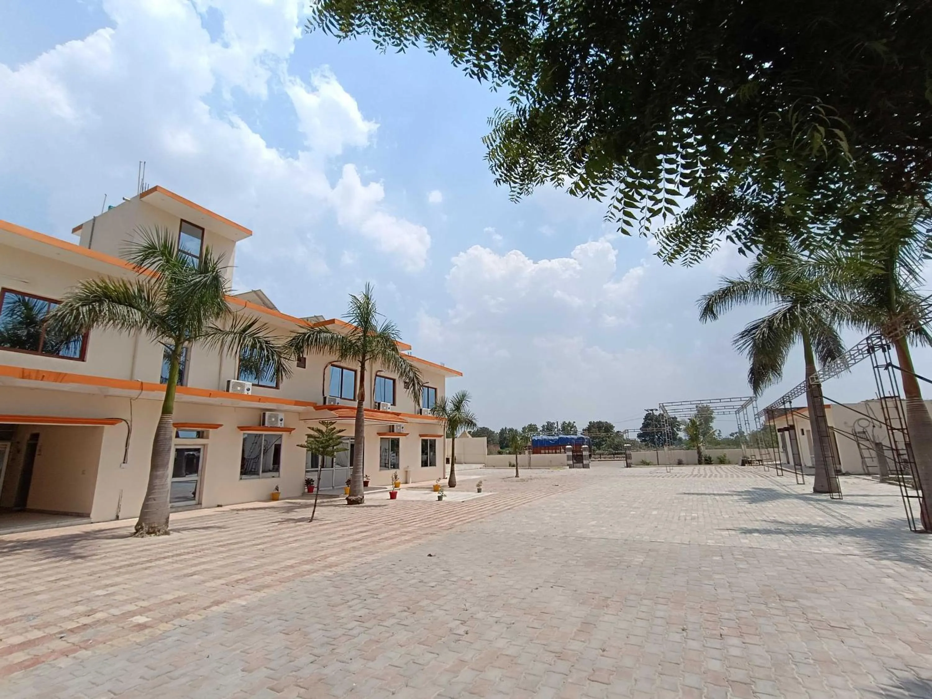 Facade/entrance in Hotel O Home Kanak Hotel & Resort Homestay