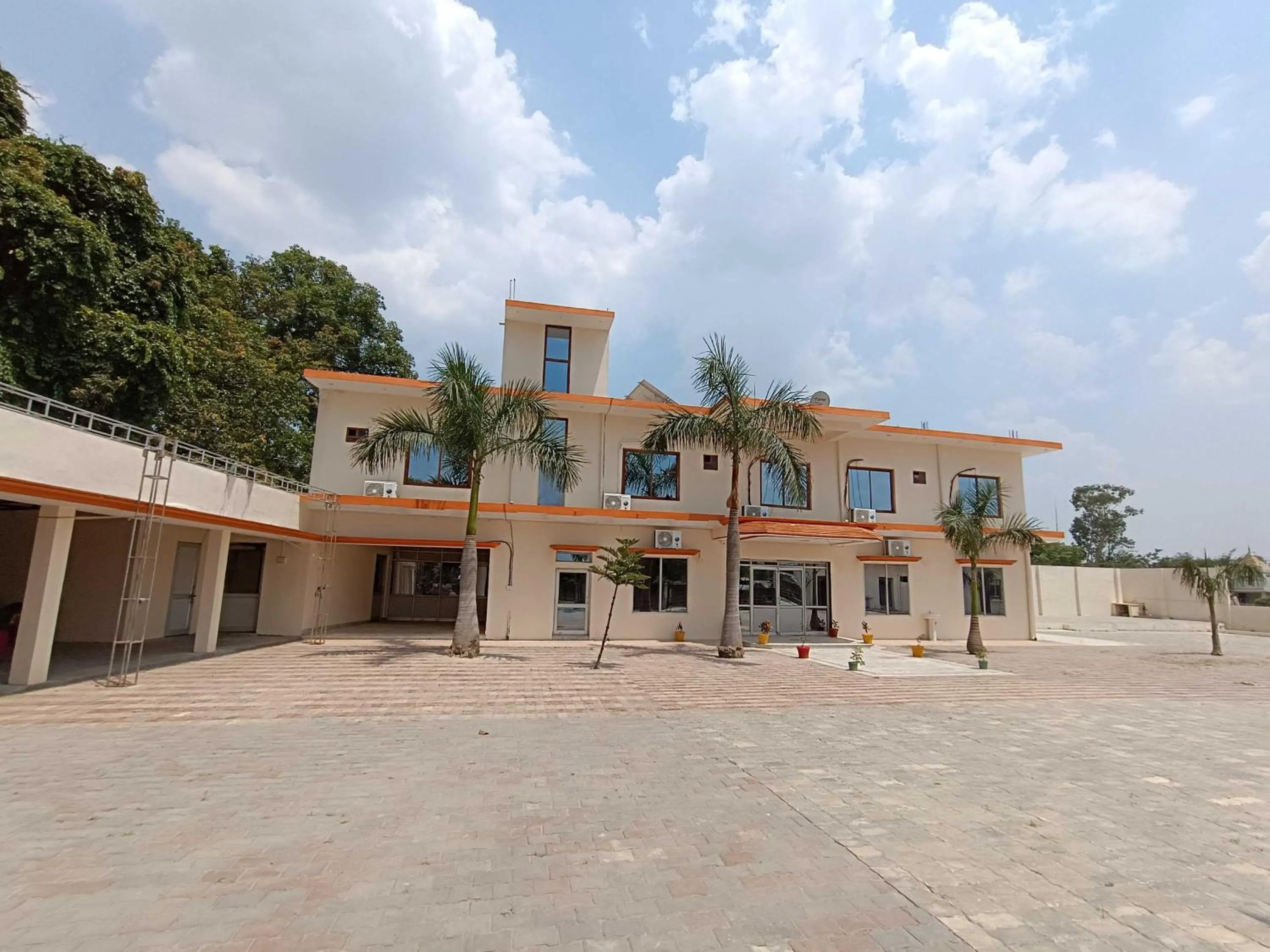 Facade/entrance in Hotel O Home Kanak Hotel & Resort Homestay