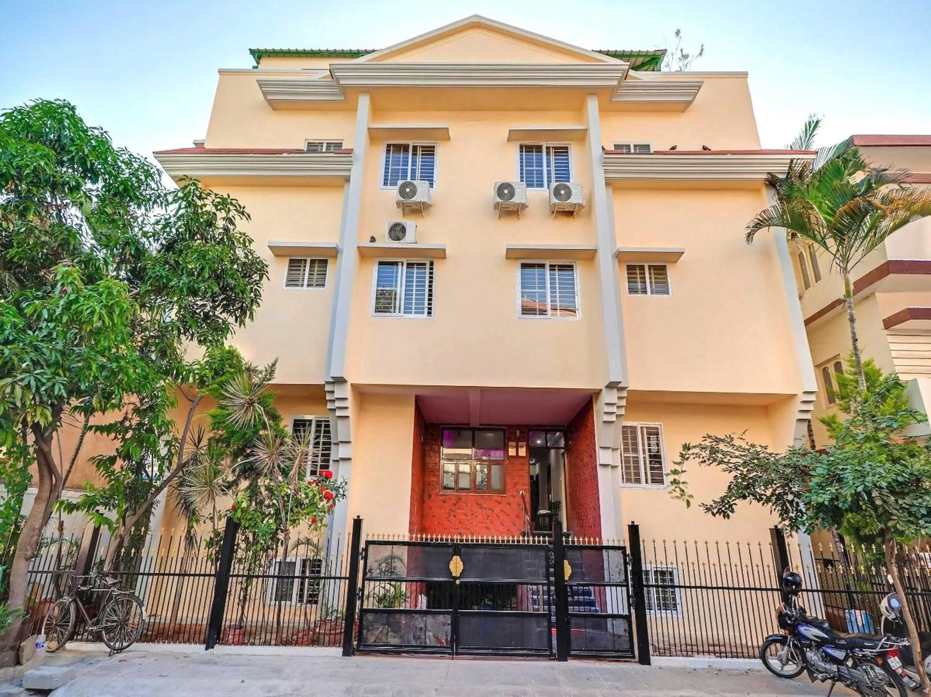 Facade/entrance in Collection O Champion Paradise