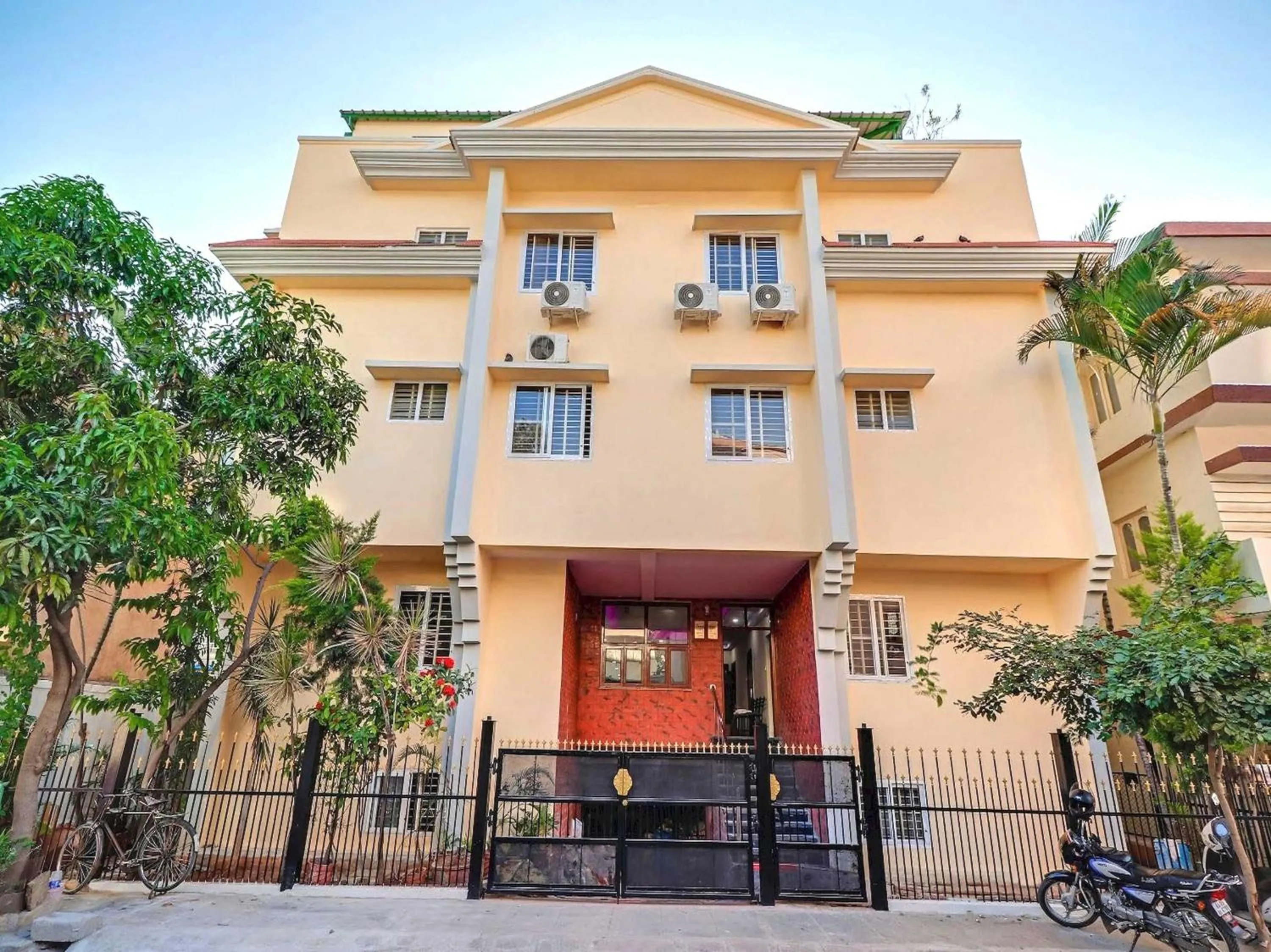 Facade/entrance in Collection O Champion Paradise