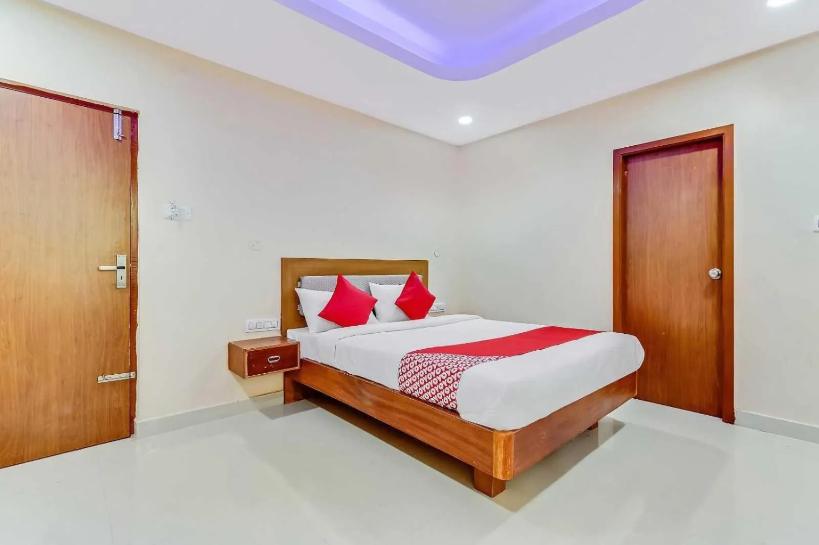 Bedroom, Bed in Collection O Champion Paradise