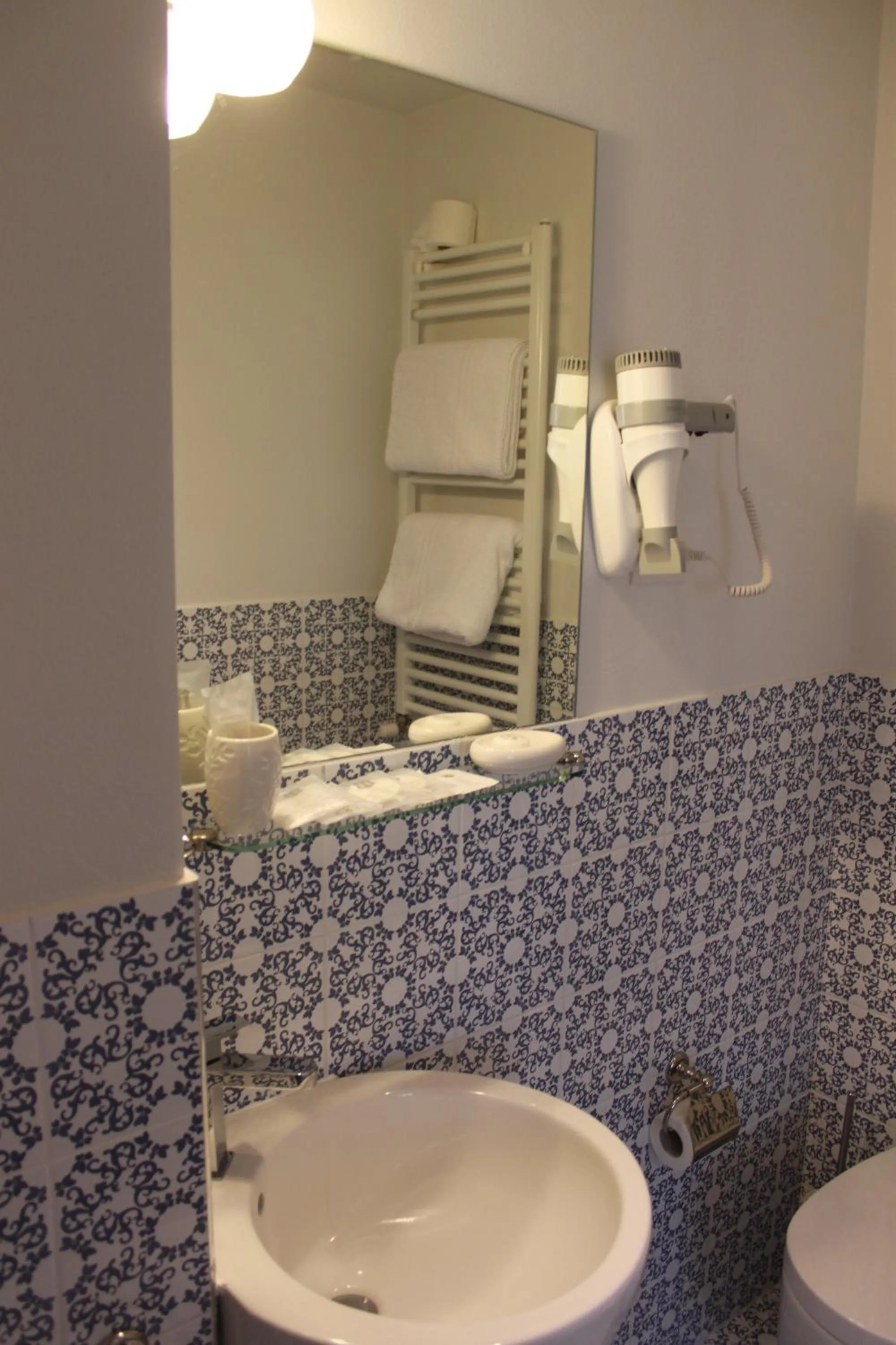 Decorative detail in Abracadabra Tortona