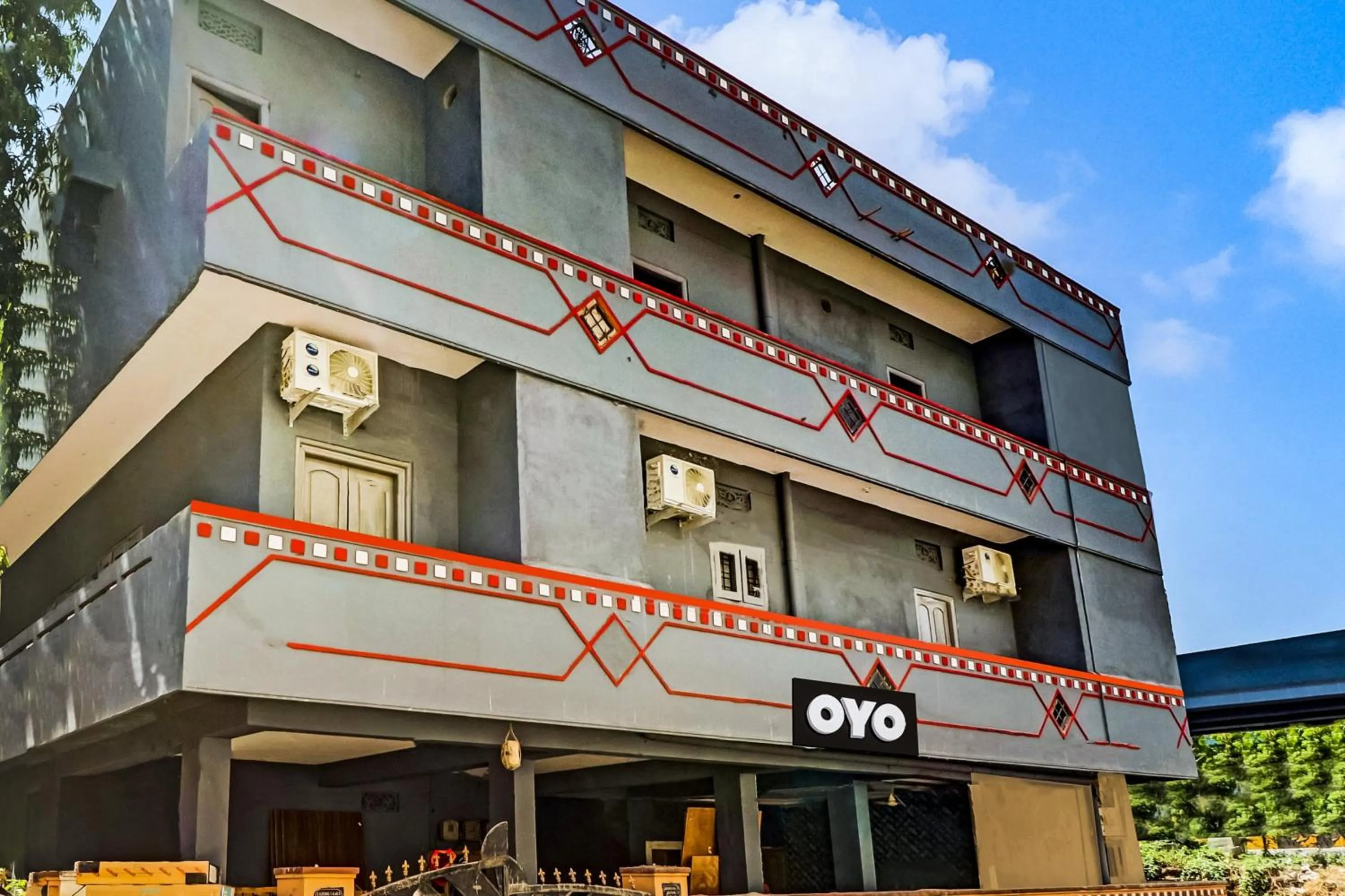 Facade/entrance in Hotel O Lavish Stay