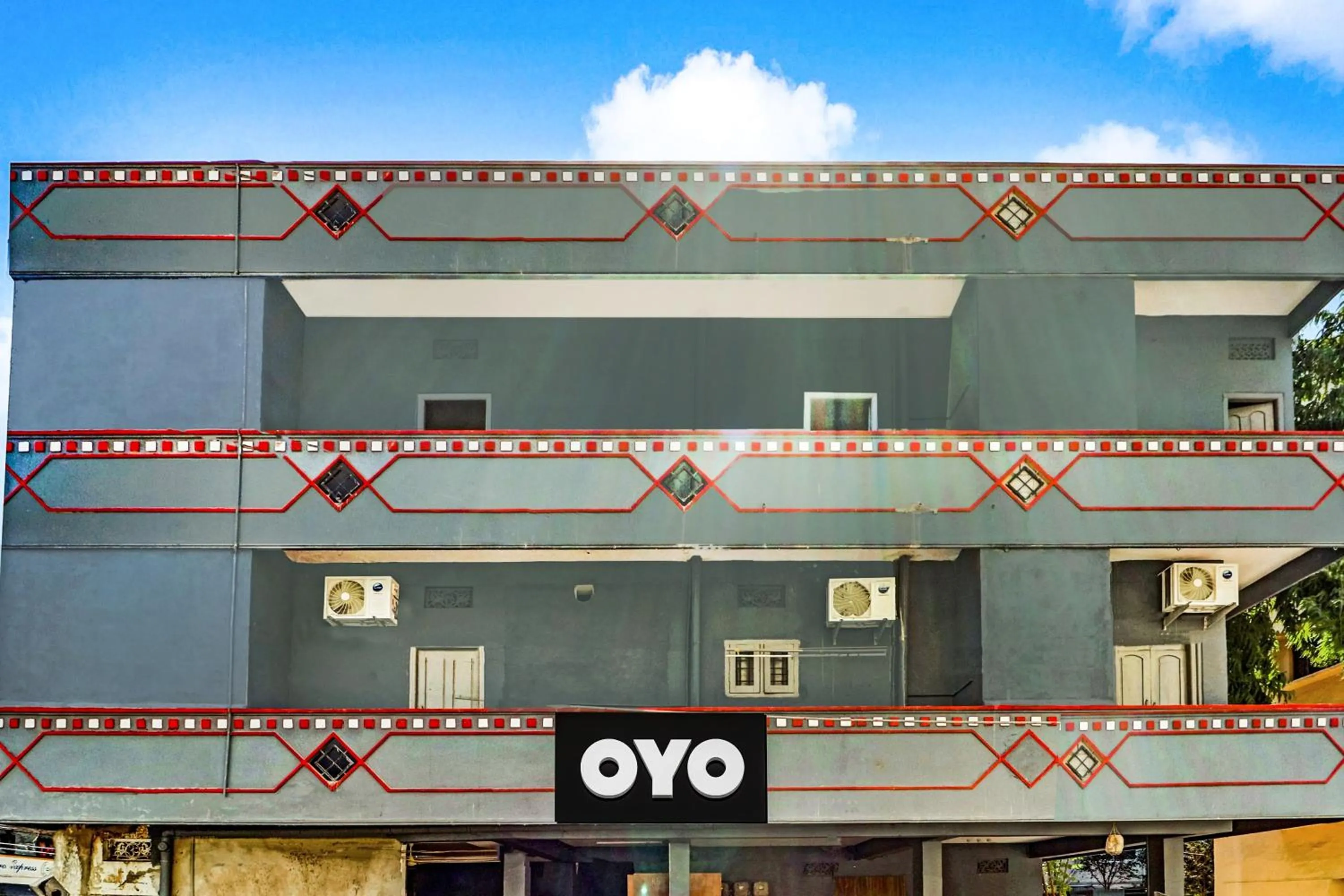 Facade/entrance in Hotel O Lavish Stay