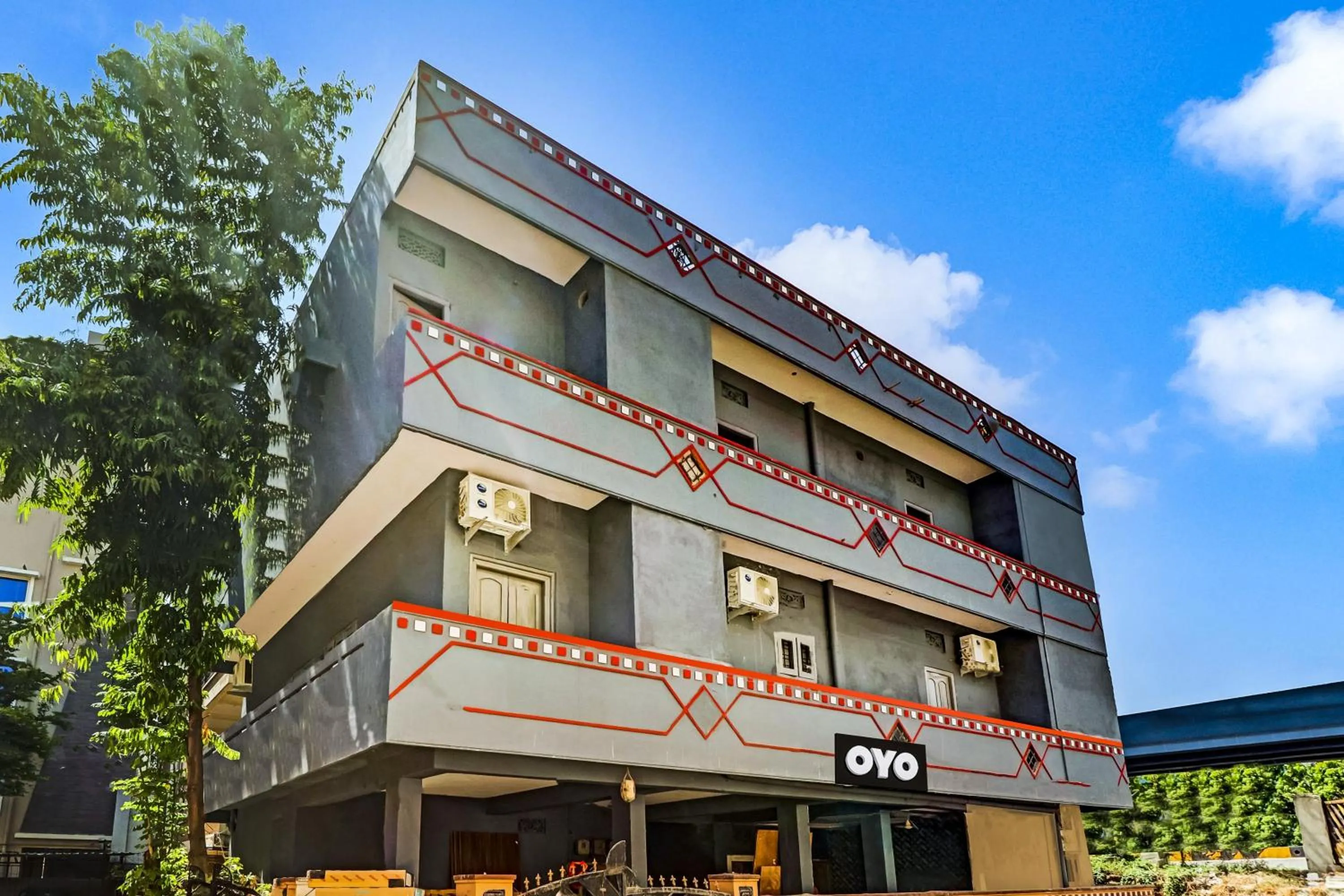 Facade/entrance in Hotel O Lavish Stay