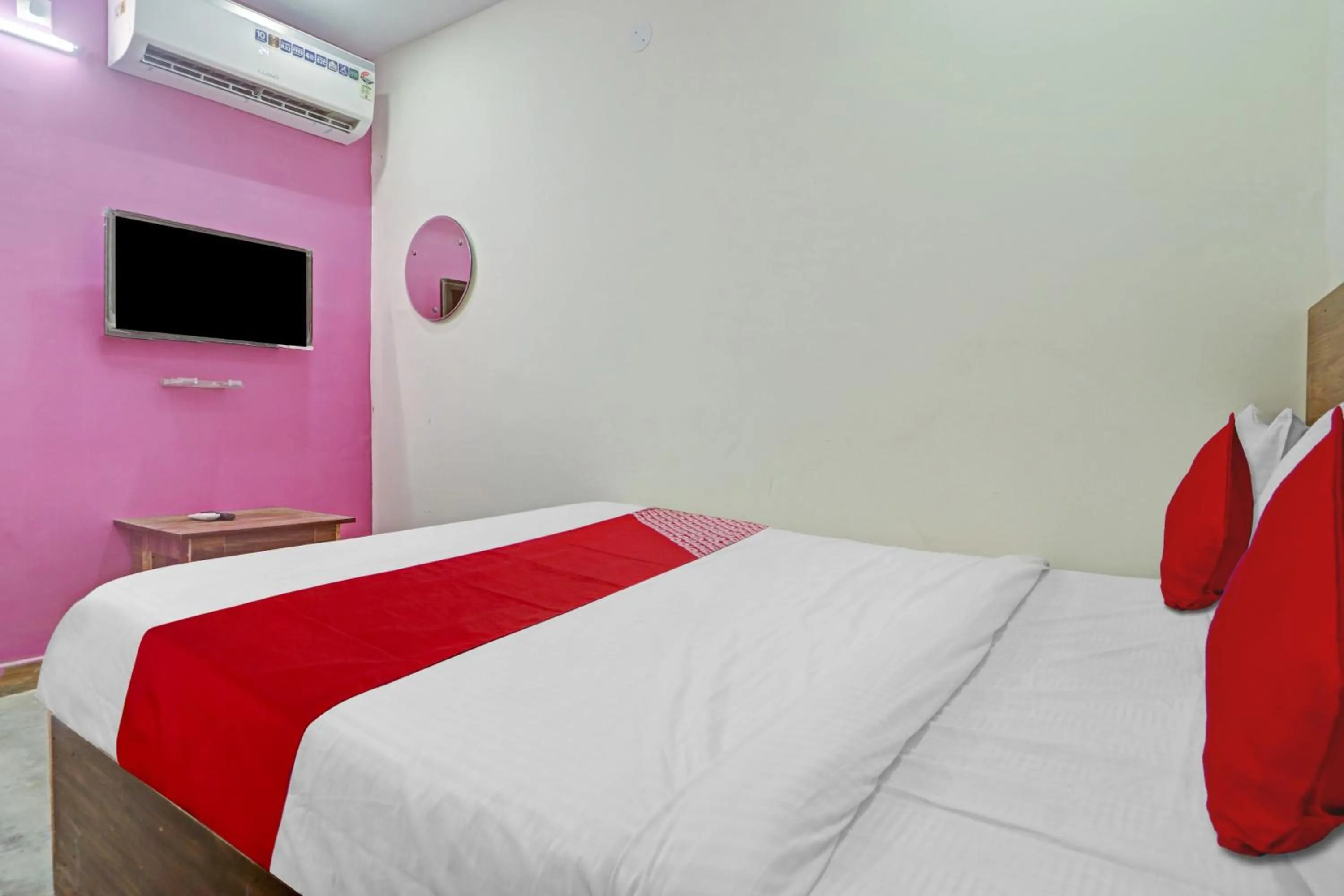 Bedroom, Bed in Hotel O Lavish Stay