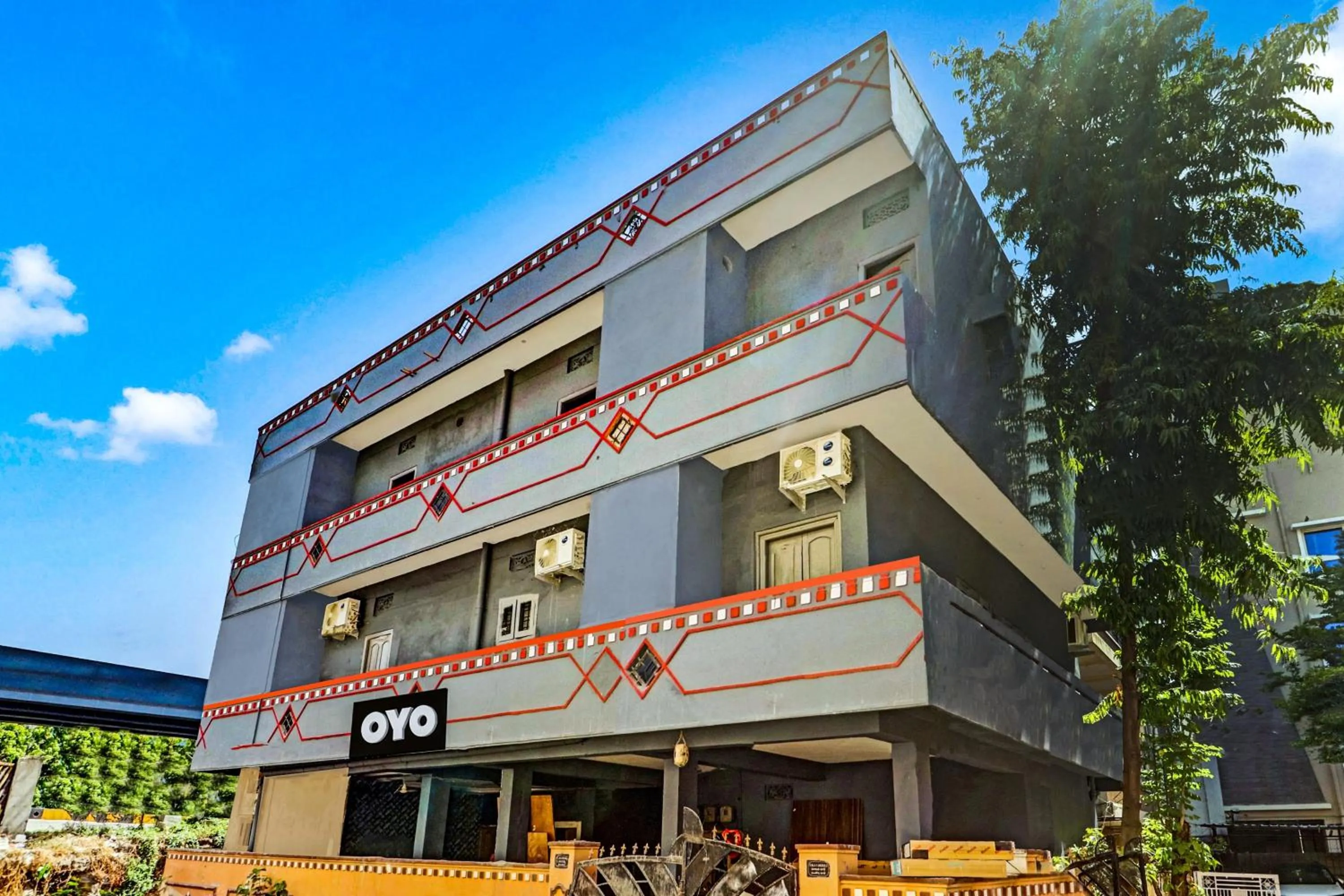 Facade/entrance in Hotel O Lavish Stay