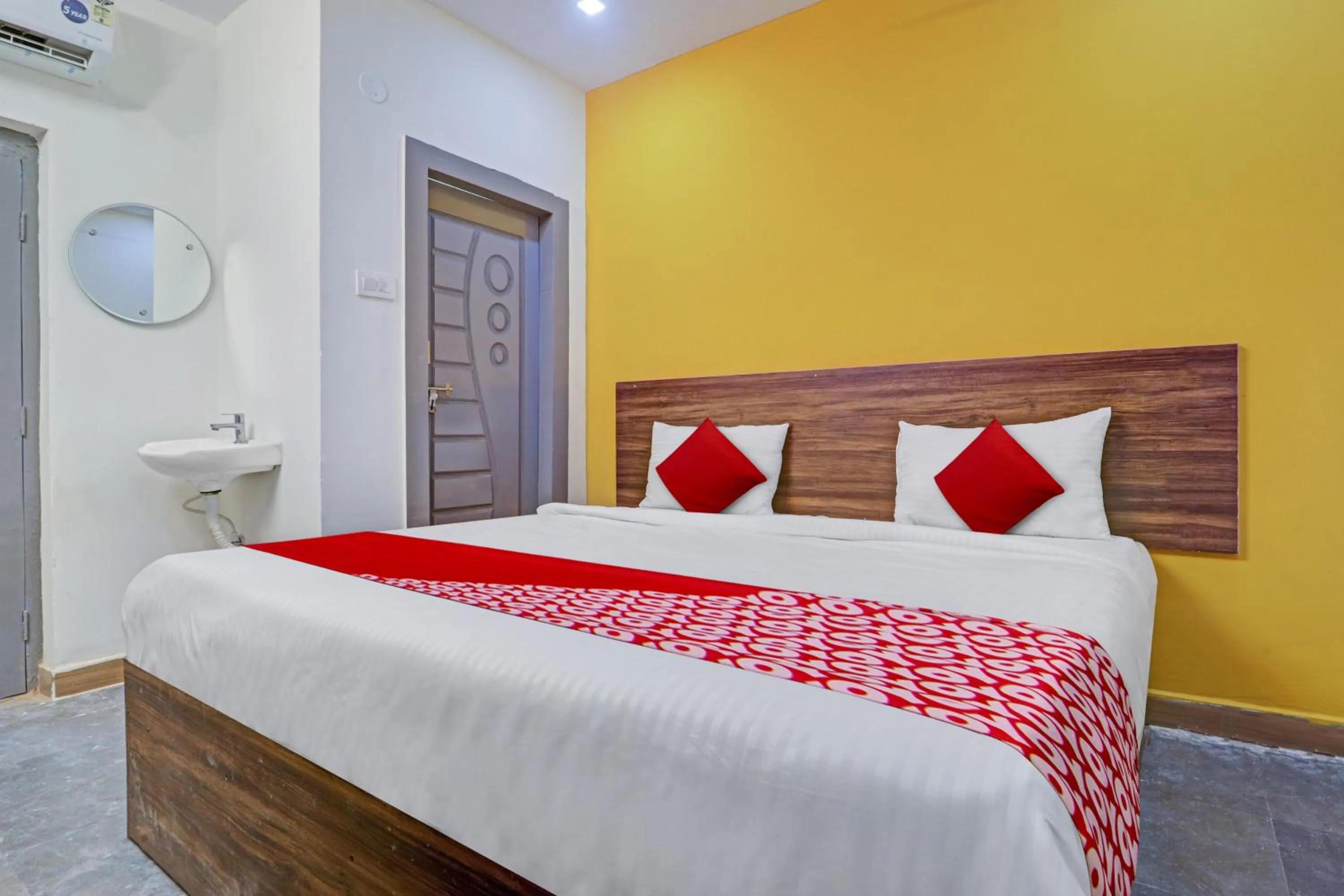 Bedroom, Bed in Hotel O Lavish Stay