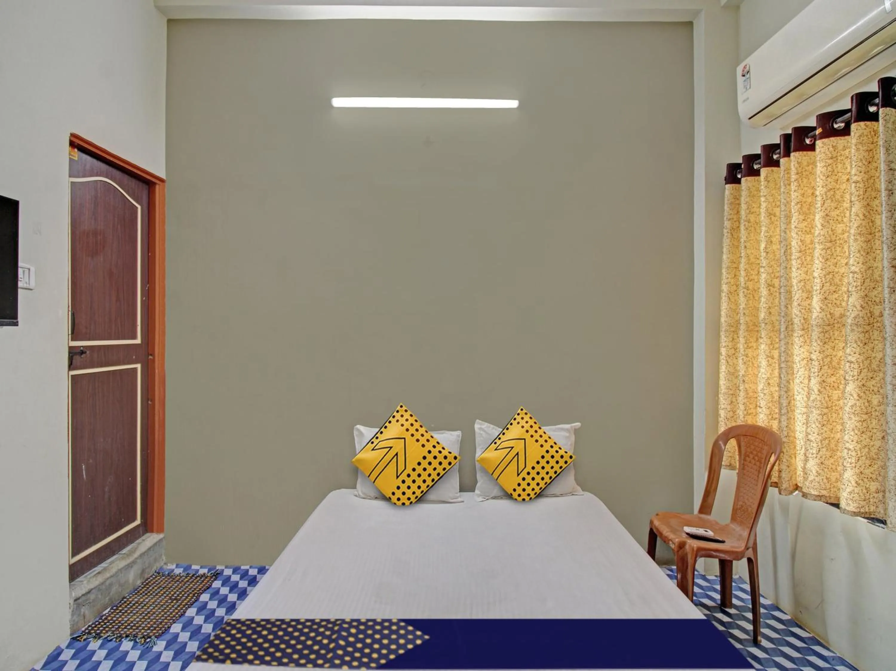 Bedroom, Bed in Hotel O G.K Lodging and Guest House