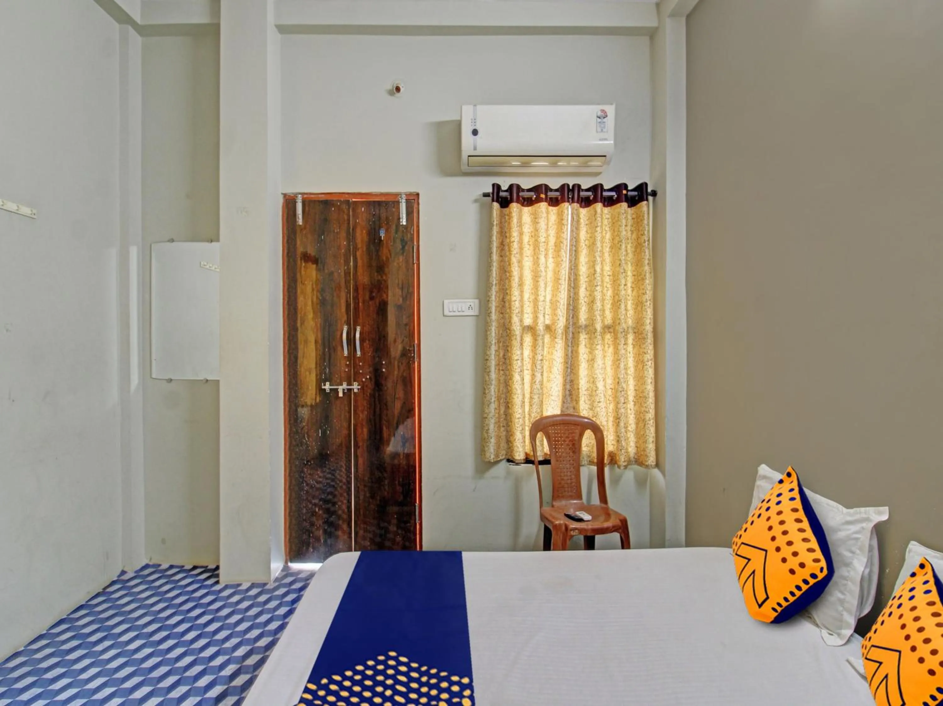 Bedroom, Bed in Hotel O G.K Lodging and Guest House