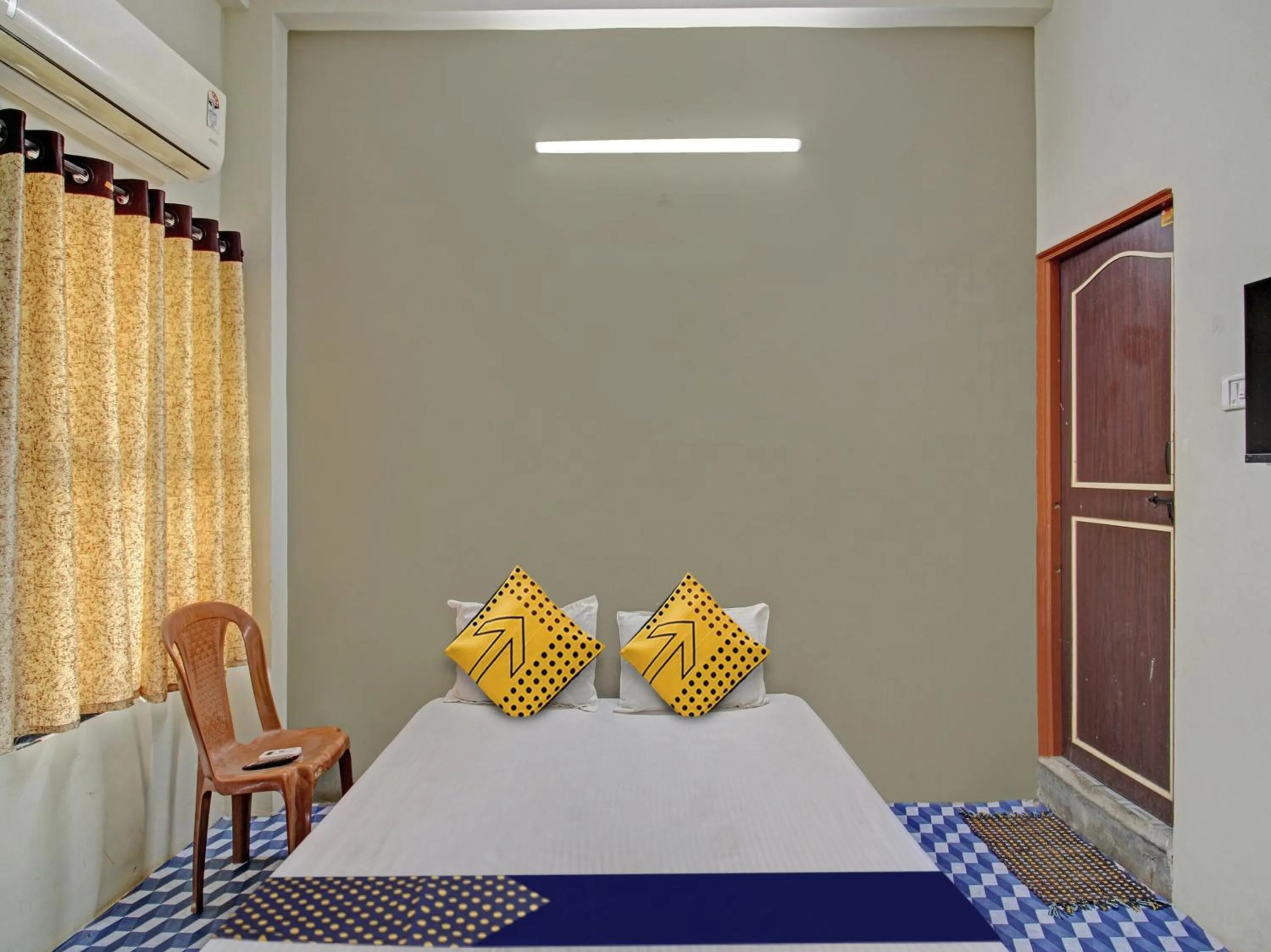 Bedroom, Bed in Hotel O G.K Lodging and Guest House