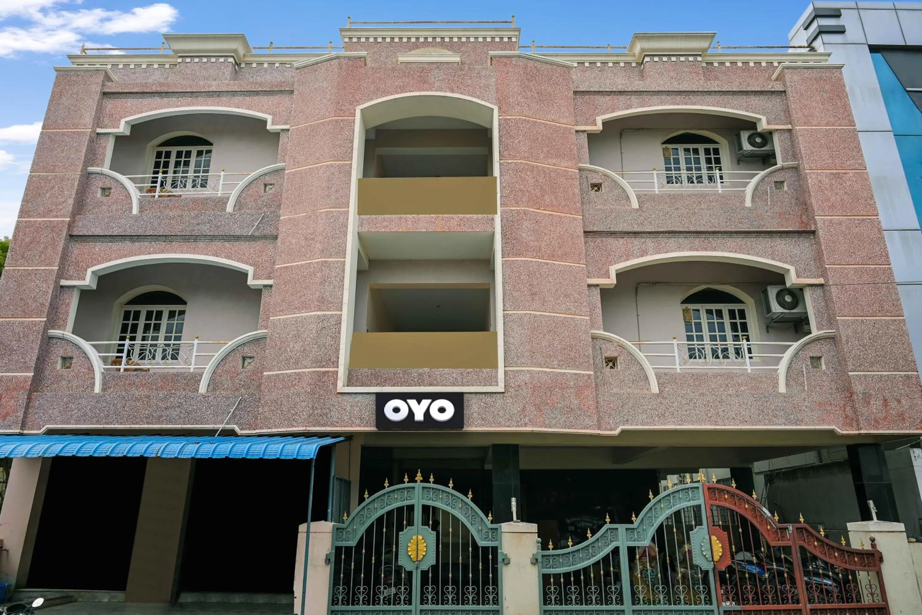 Facade/entrance in Hotel O Vel Vel Guest House