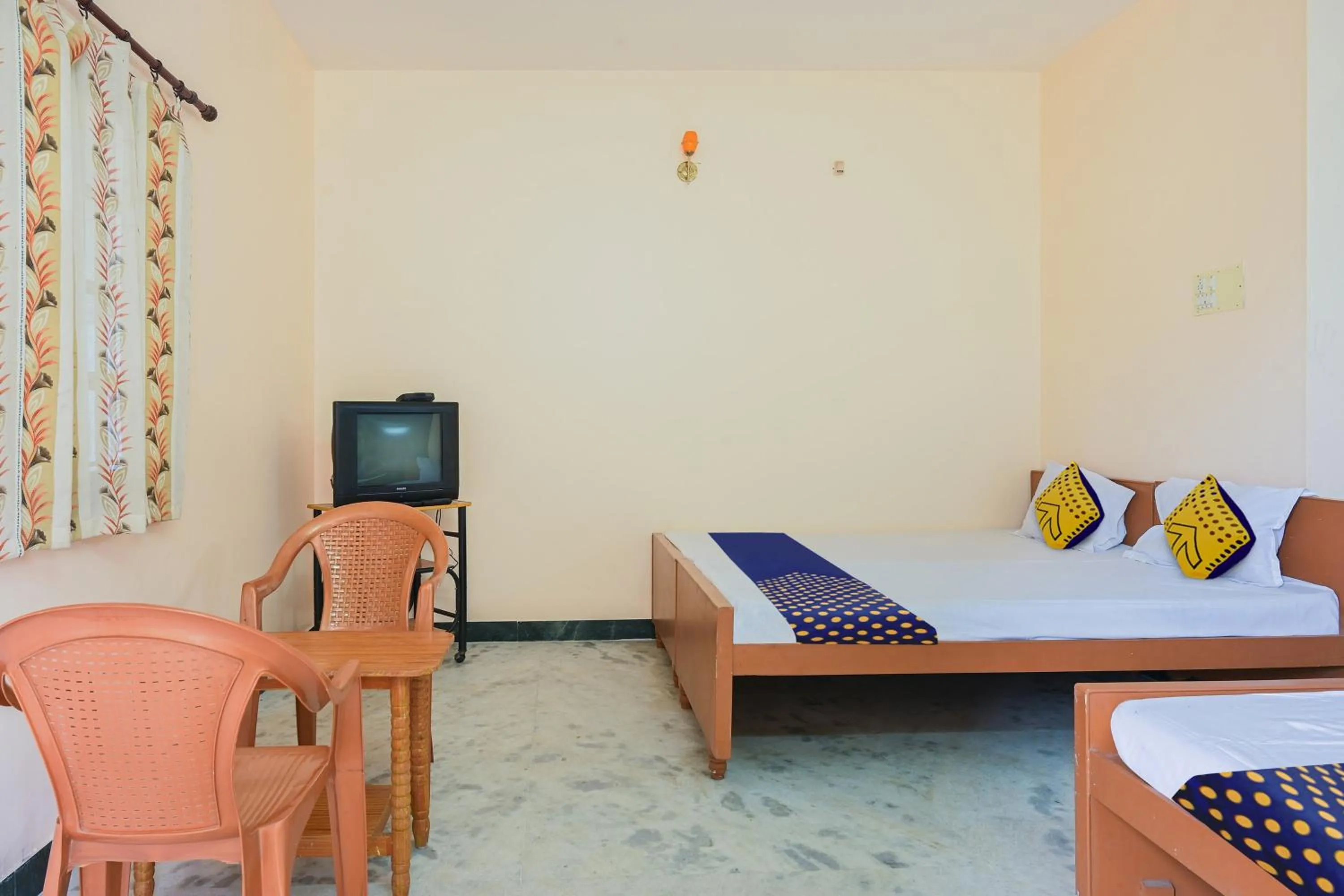 Bedroom, Bed in Hotel O Vel Vel Guest House